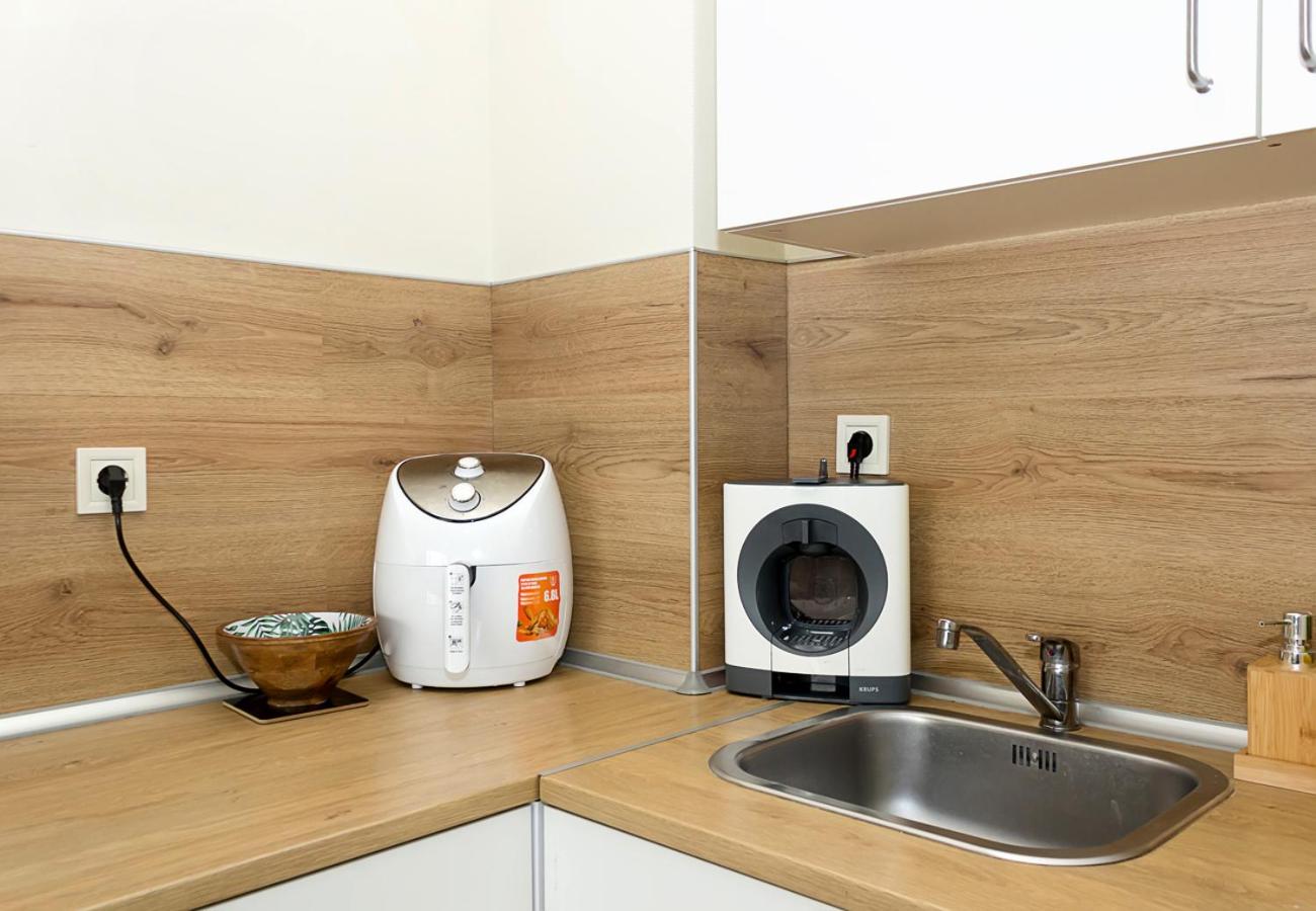Cozy 1BD Flat in Golden Sands with All You Need