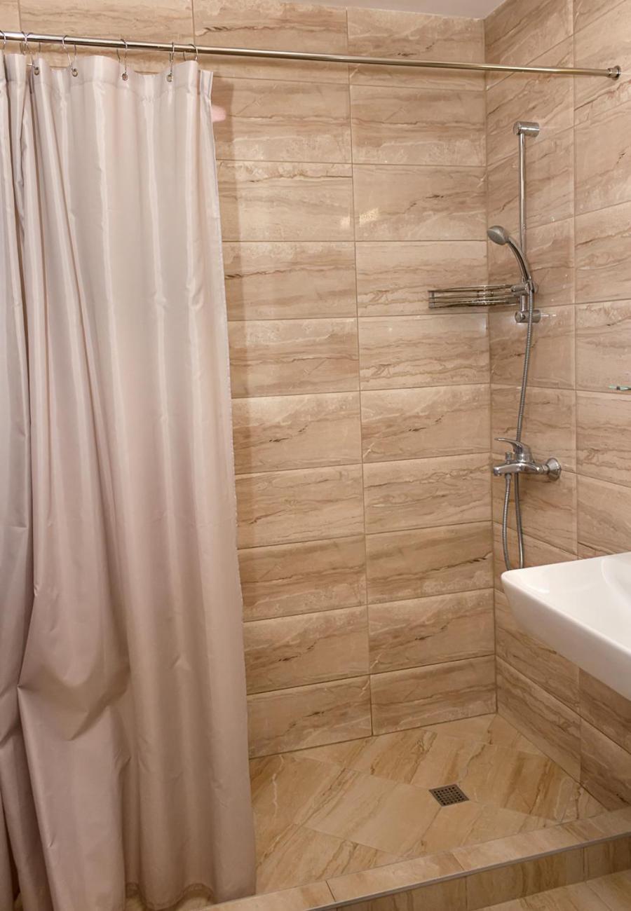 Cozy 1BD Flat in Golden Sands with All You Need