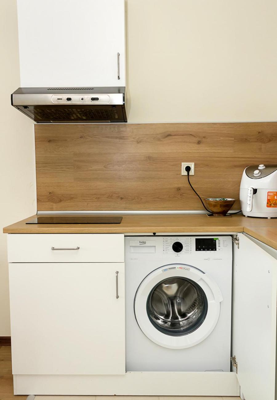 Cozy 1BD Flat in Golden Sands with All You Need