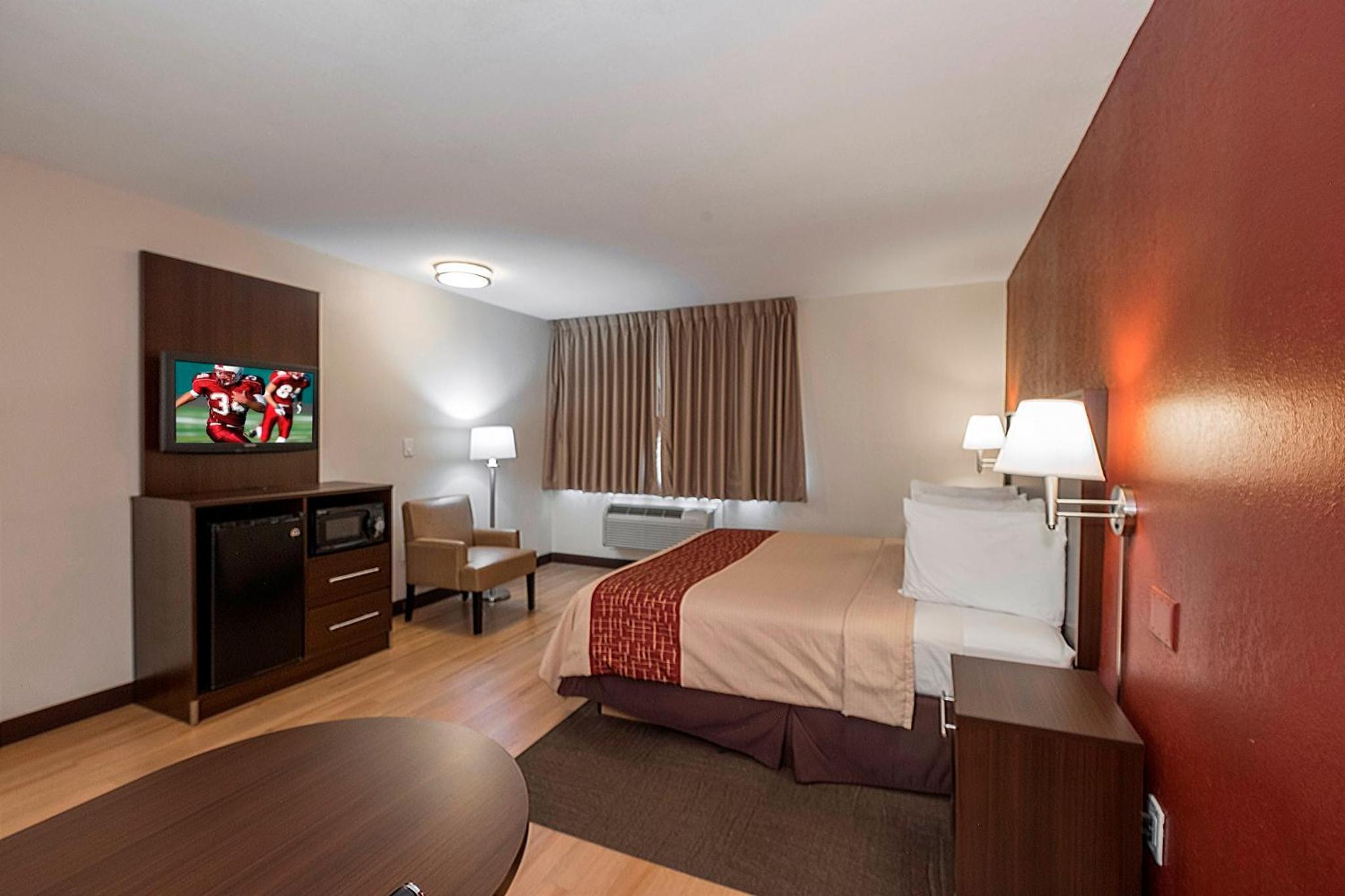 Poughkeepsie Vacations - Red Roof Inn PLUS Poughkeepsie - Property Image 11