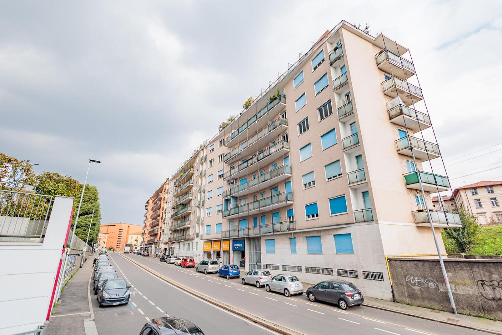 GuestHost - Cadelpiero Apt - near the University view 2