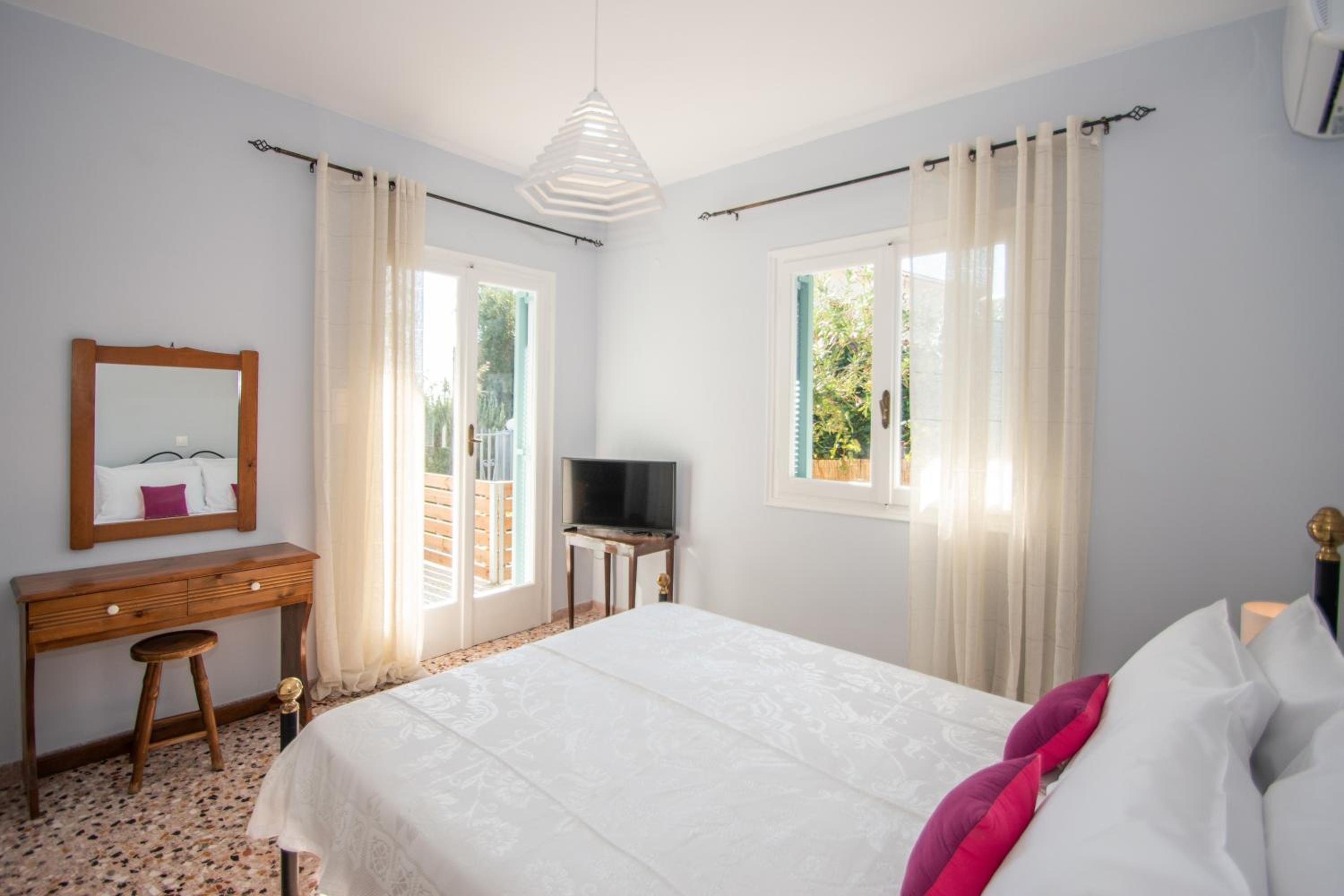 Hidden Sea Crest Villa by "elite" view 3