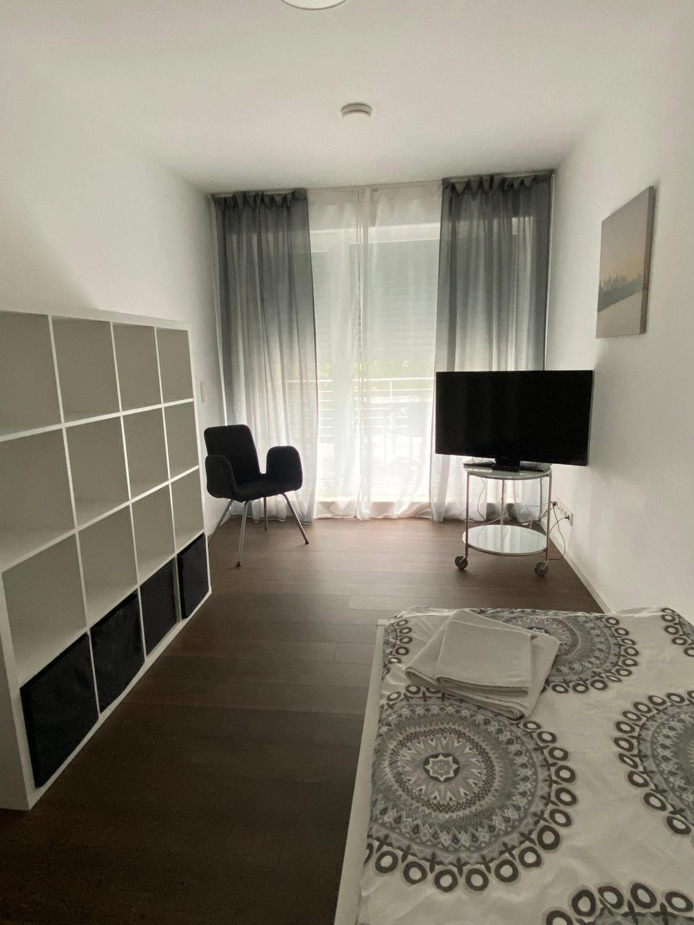 Modernes Ferienhaus mit 2 Balkonen, Terrasse und Garten !