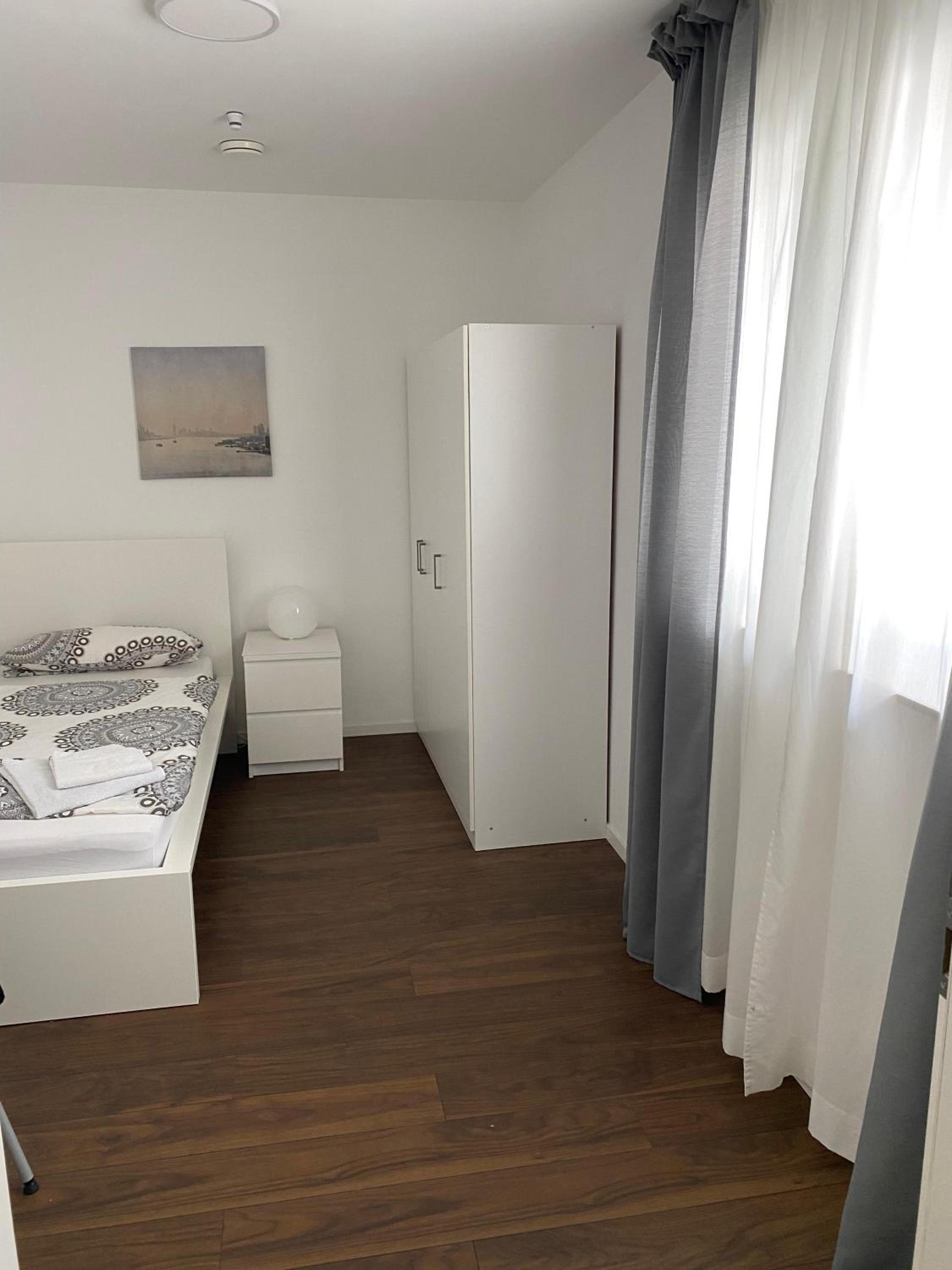 Modernes Ferienhaus mit 2 Balkonen, Terrasse und Garten !
