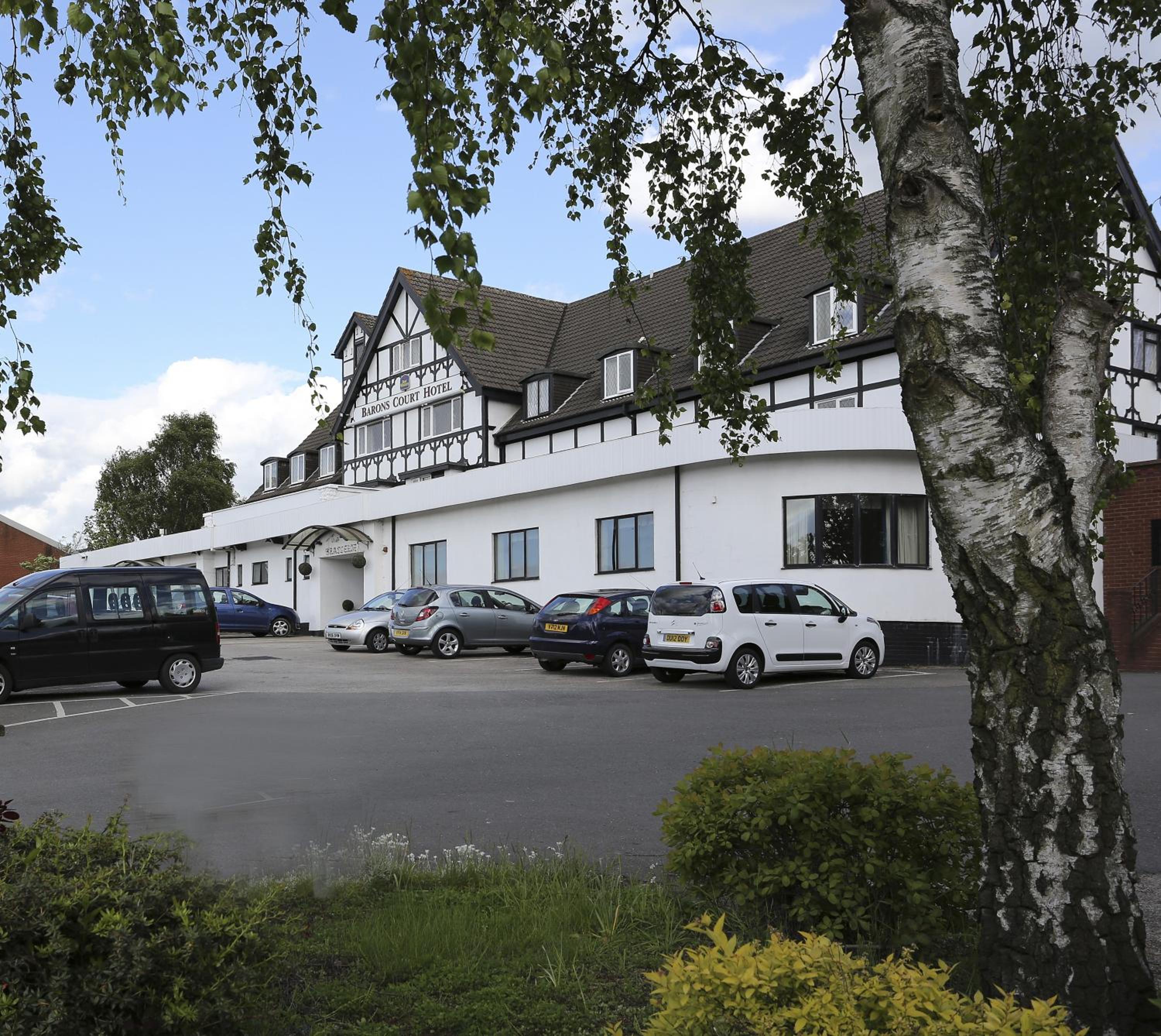 Walsall Vacations - Barons Court Hotel Walsall - Property Image 1