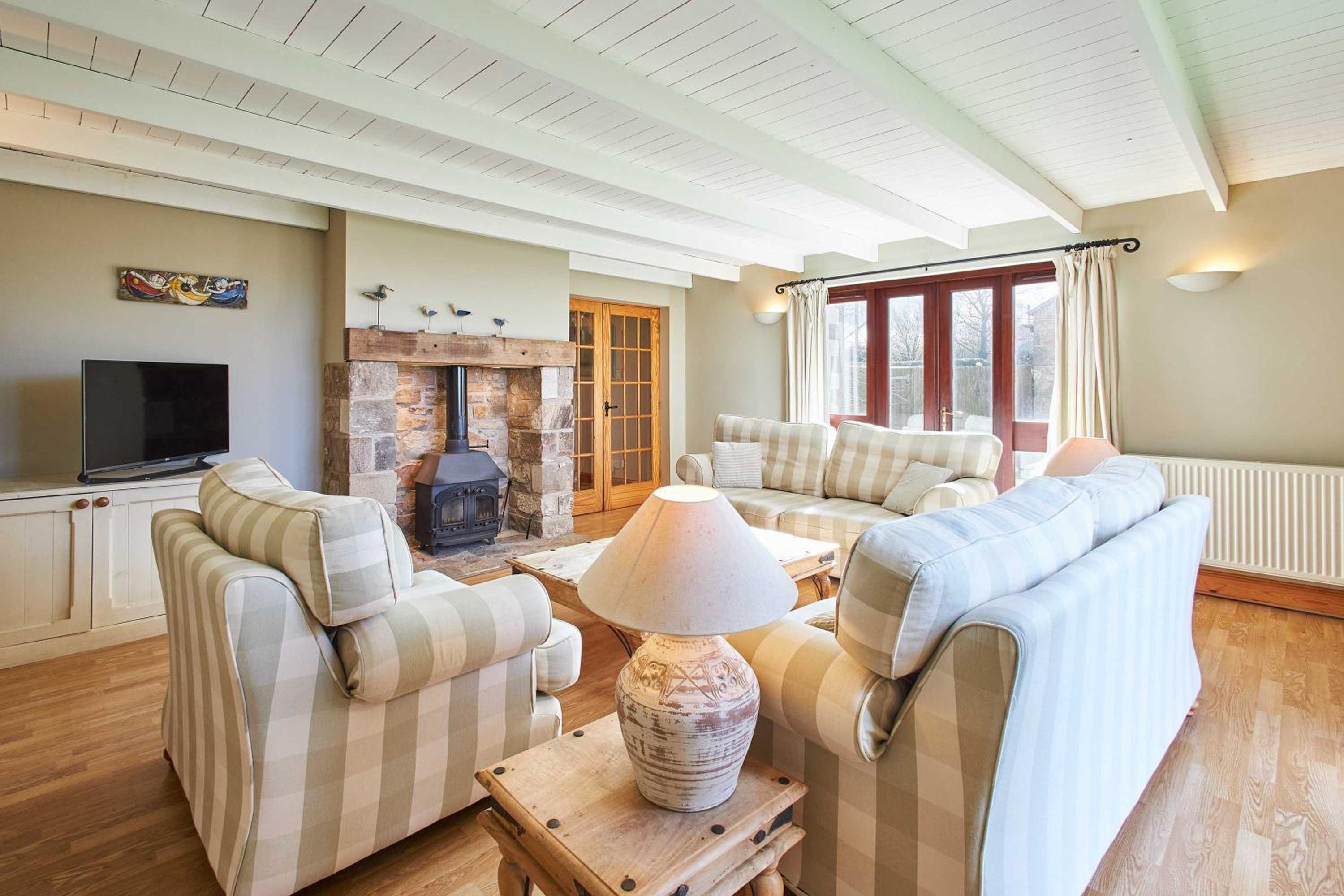 Host & Stay - The Coach House