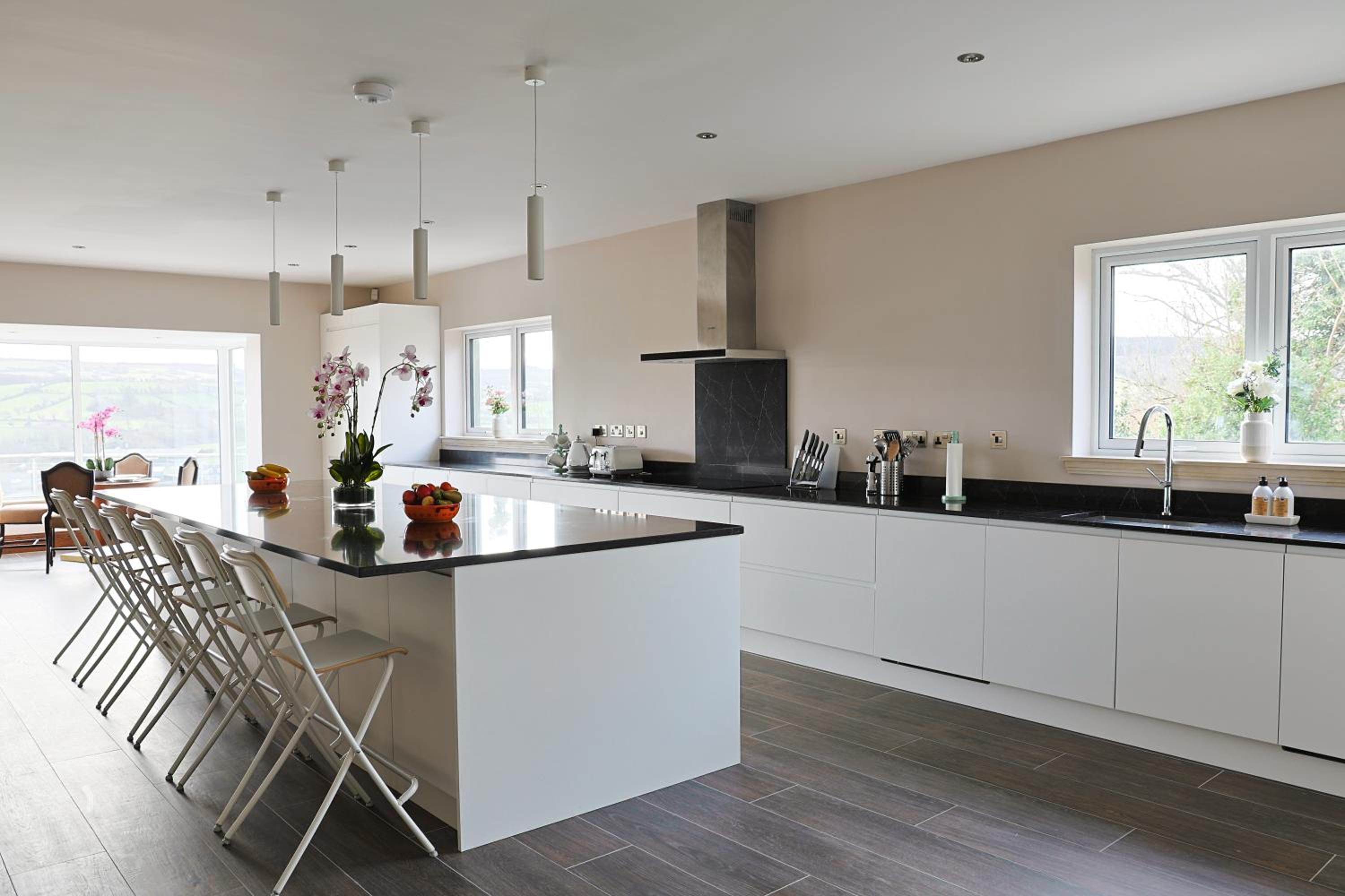 Letterkenny Vacations - Up Yonder House - 6 Bedroom Family Guesthouse - Property Image 2