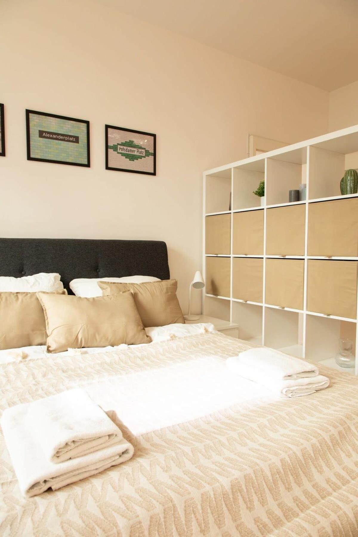 Homely Berlin - Spacious Flat Quiet, Friedrichstraße, River