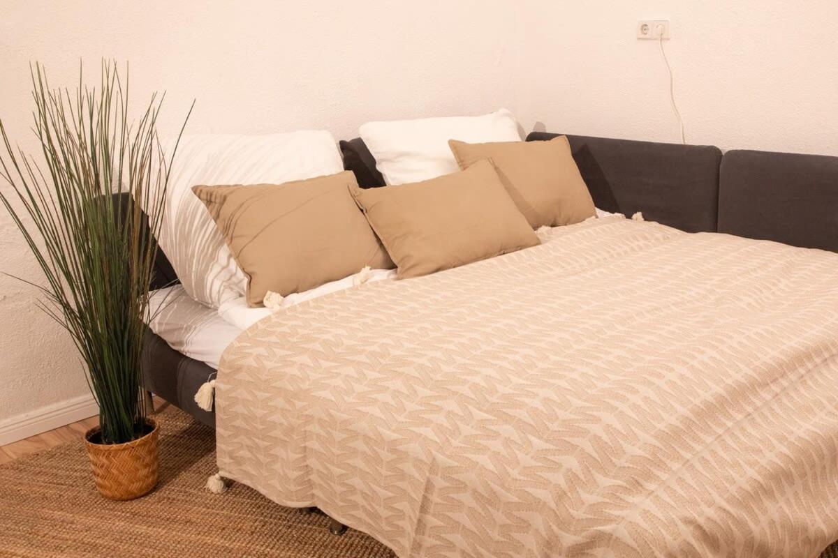 Homely Berlin - Spacious Flat Quiet, Friedrichstraße, River