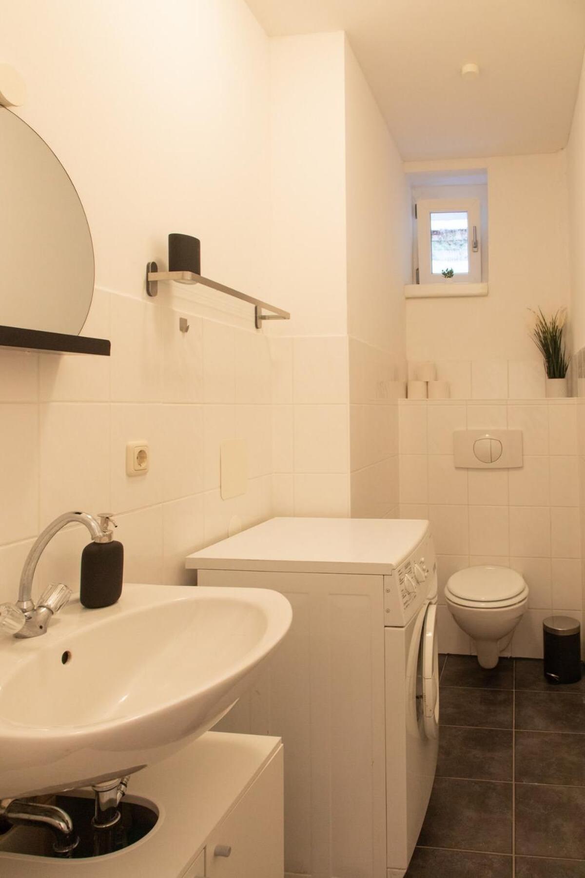 Homely Berlin - Spacious Flat Quiet, Friedrichstraße, River