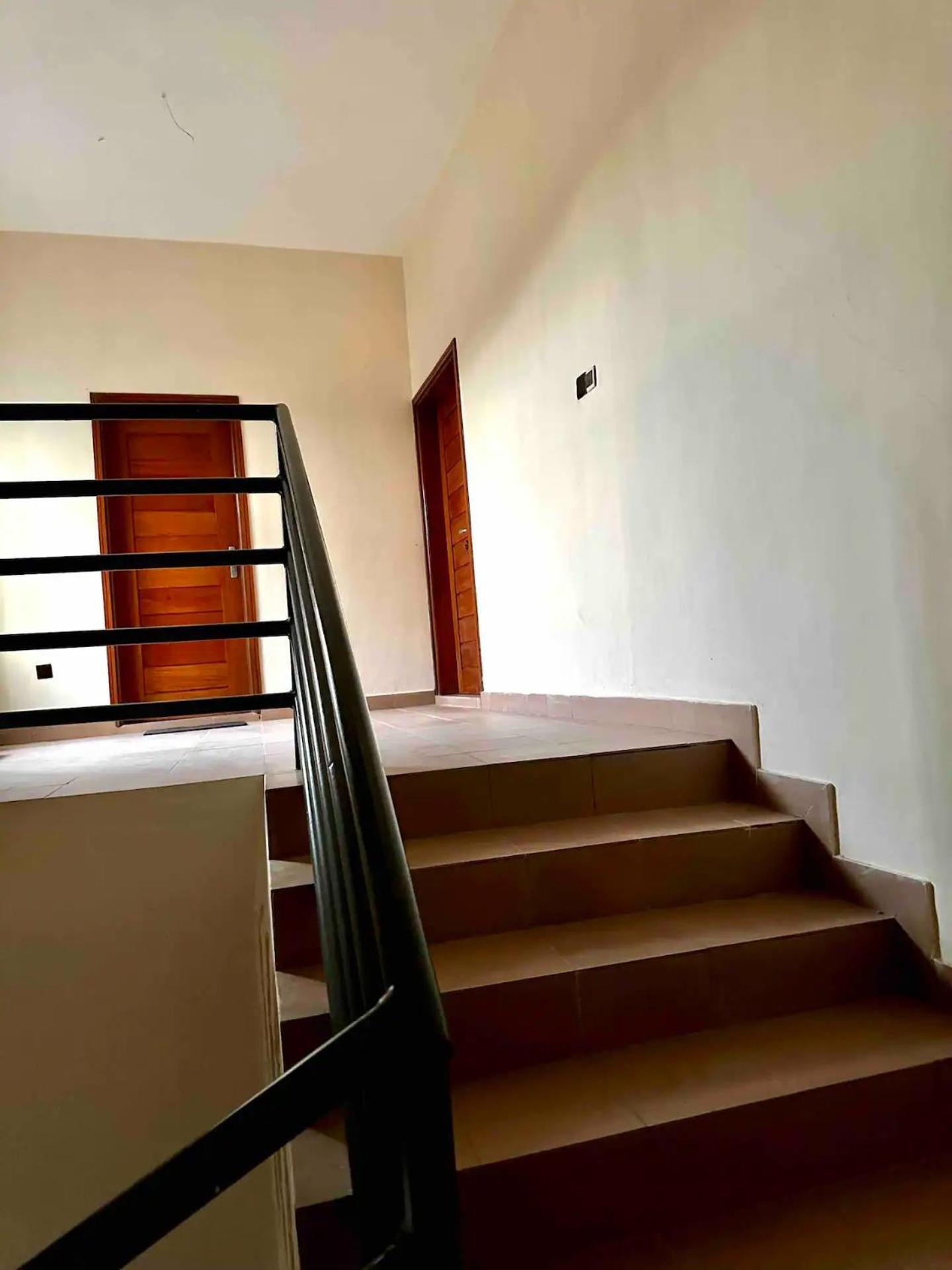 Spacious Private Room With Balcony (Private Shower Downstairs)