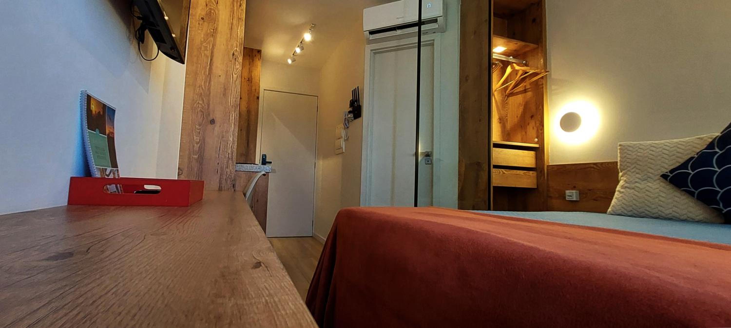 hotel room