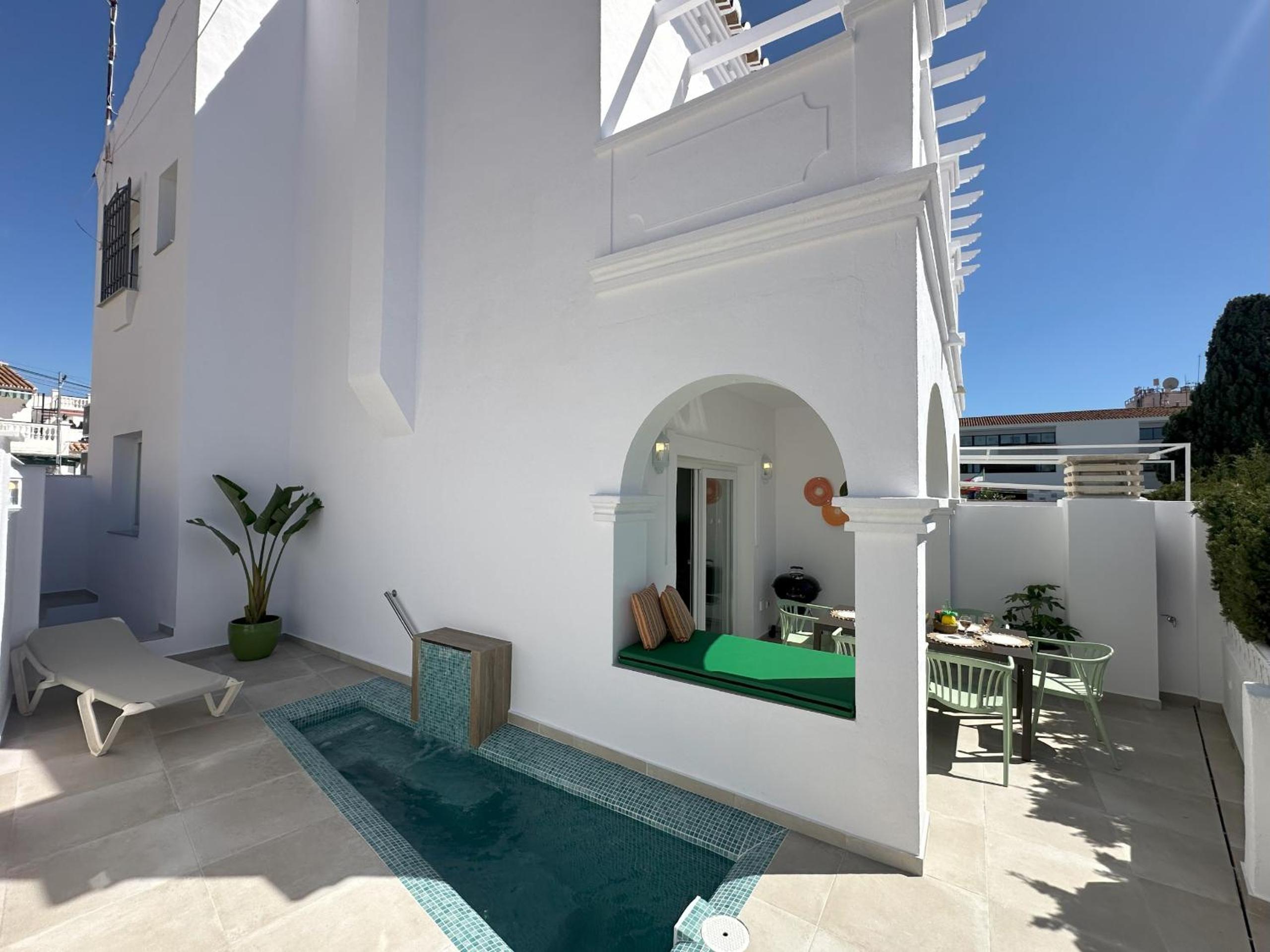 Nerja Paradise Rentals - Villa Coral view 2