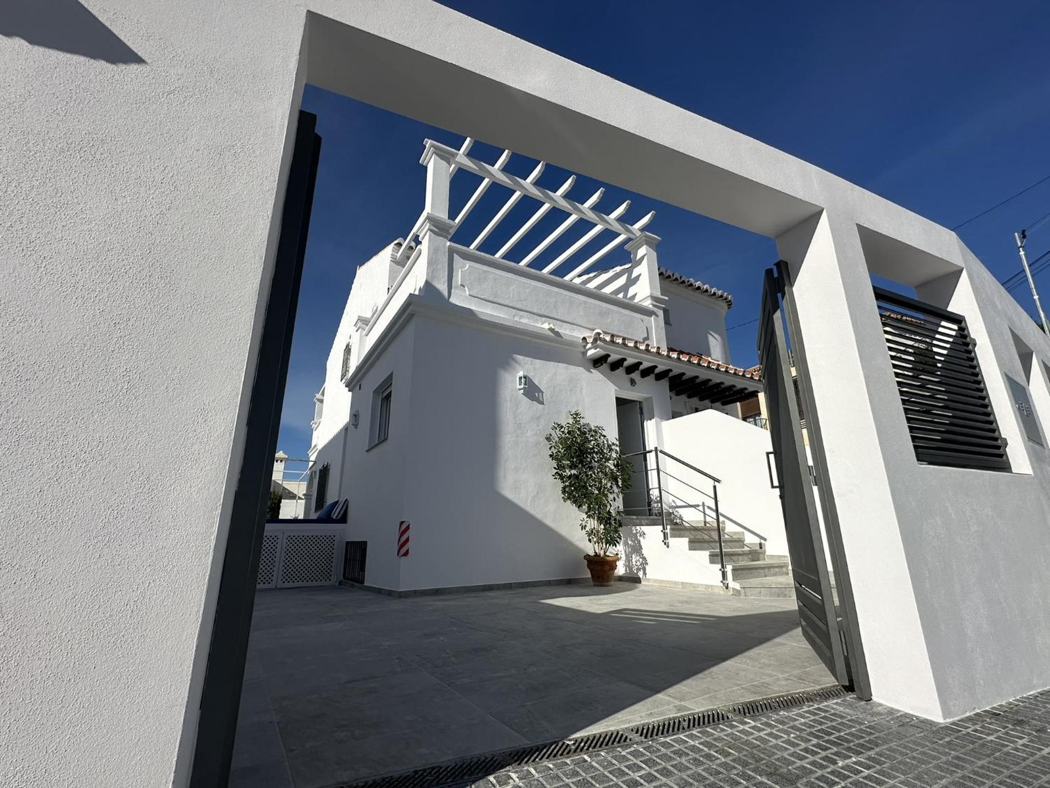 Nerja Paradise Rentals - Villa Calazul