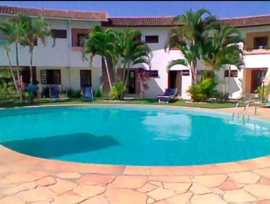 Flat confortável 3 pessoas c/ Piscina próx axé moi