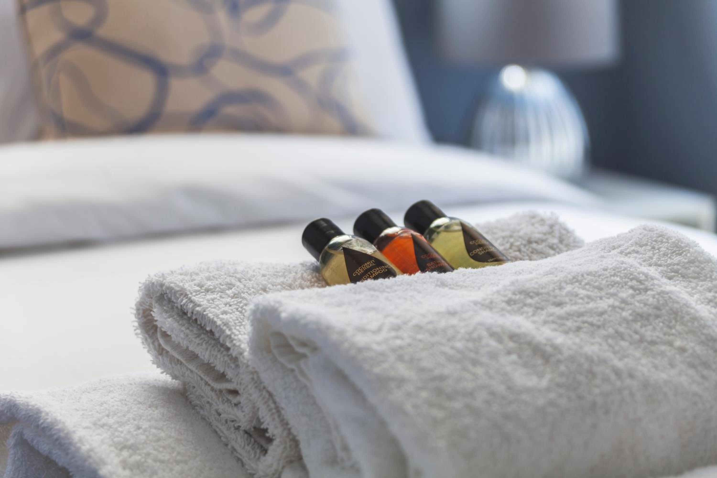 Couple's getaway 1BDR apt near Holland Park