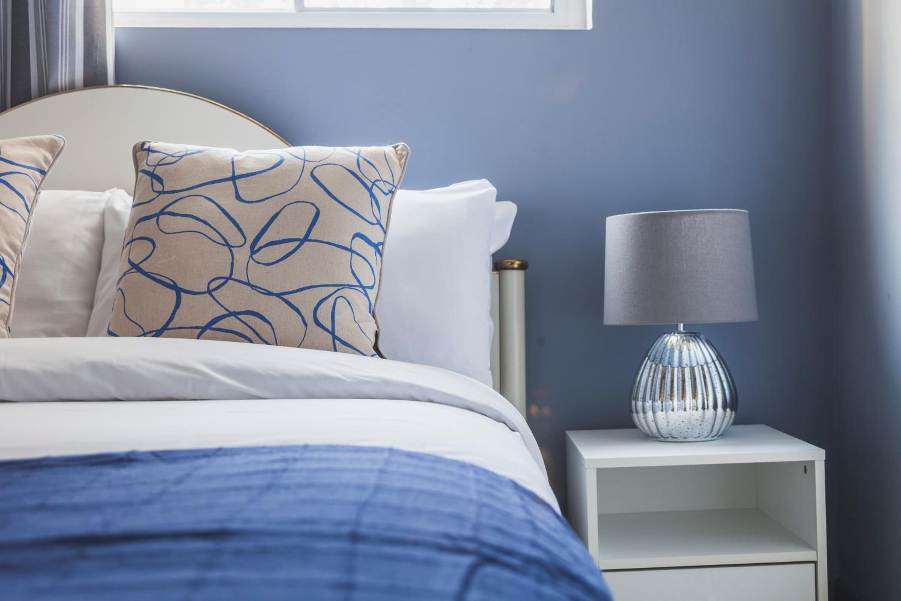 Couple's getaway 1BDR apt near Holland Park