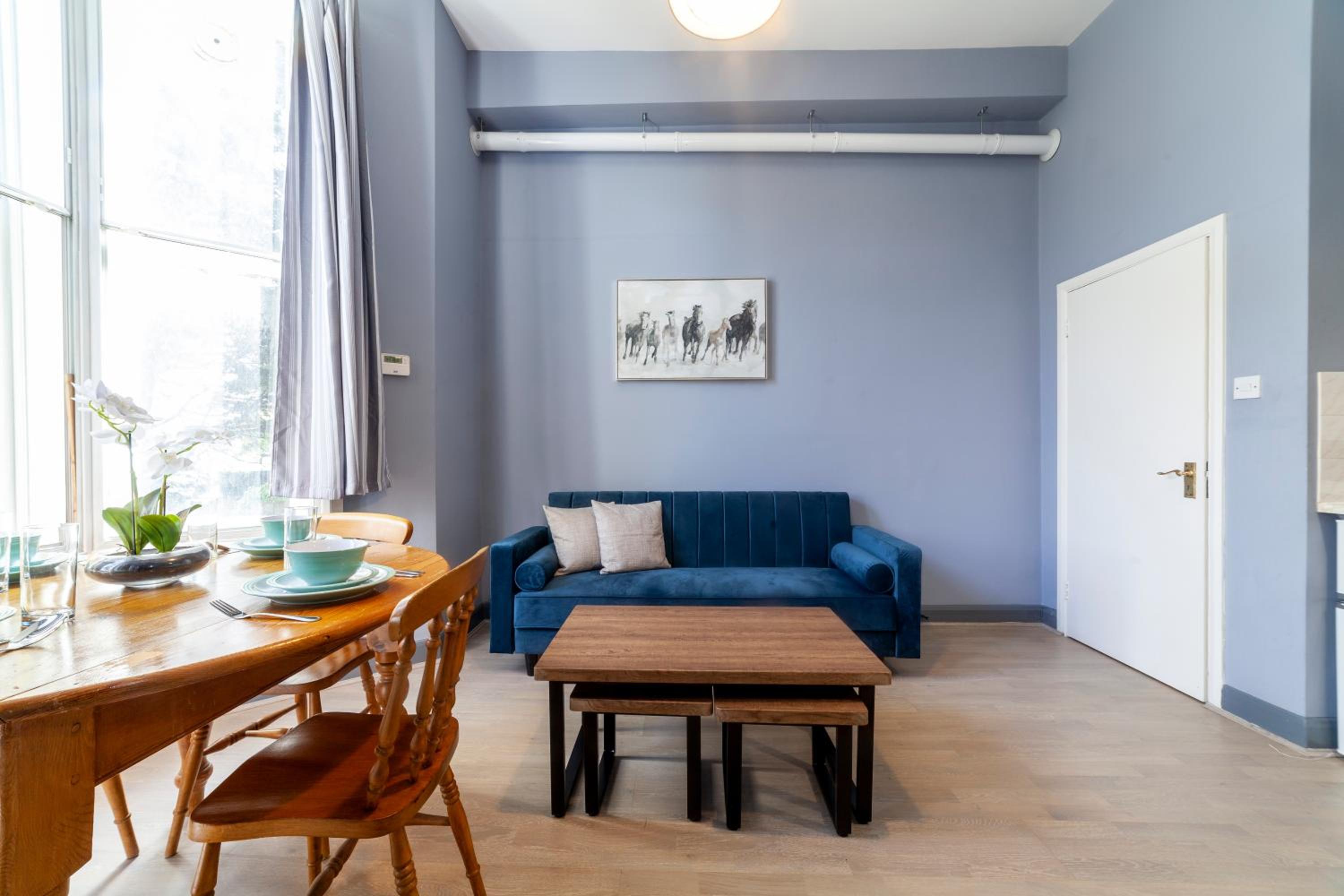 Couple's getaway 1BDR apt near Holland Park