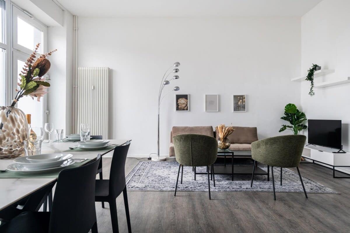 Homely Berlin - Spacious, Modern, S-Bahn Nearby , Groups & Families