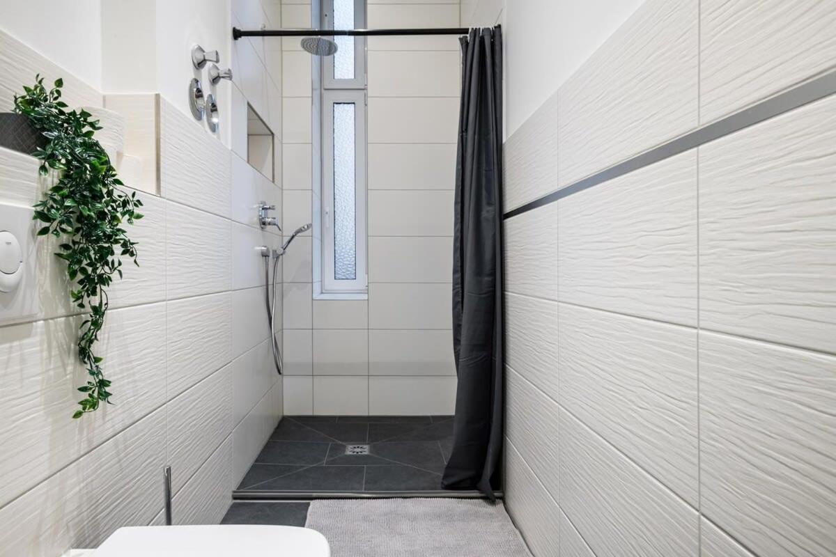Homely Berlin - Spacious, Modern, S-Bahn Nearby , Groups & Families
