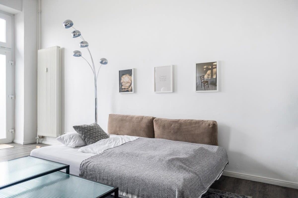 Homely Berlin - Spacious, Modern, S-Bahn Nearby , Groups & Families