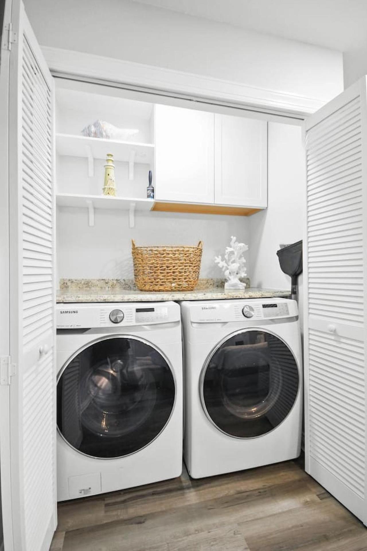 Cozy newly remodeled 1 bedroom townhm near Disney view 3
