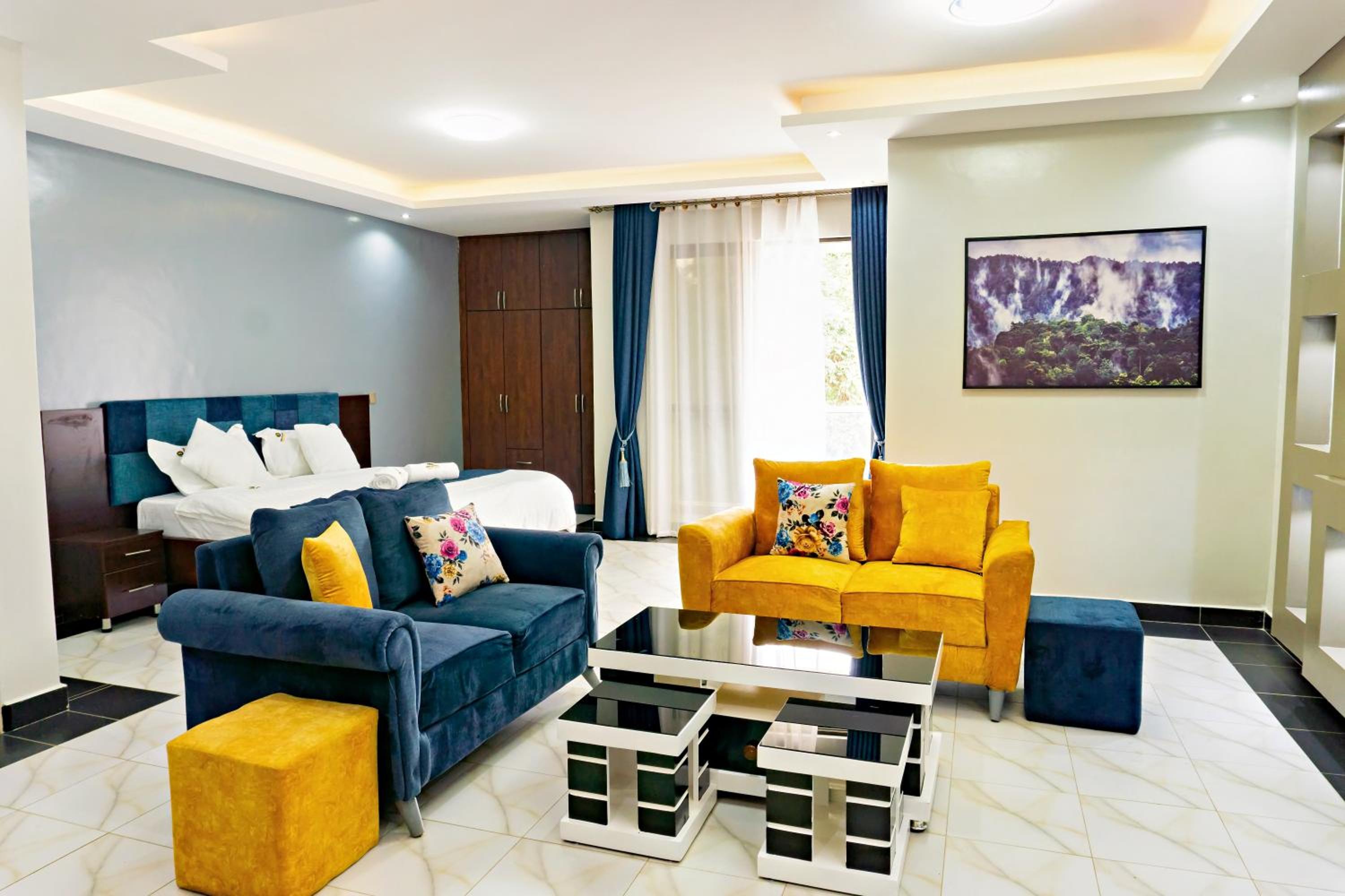 Crown Elegance Suites