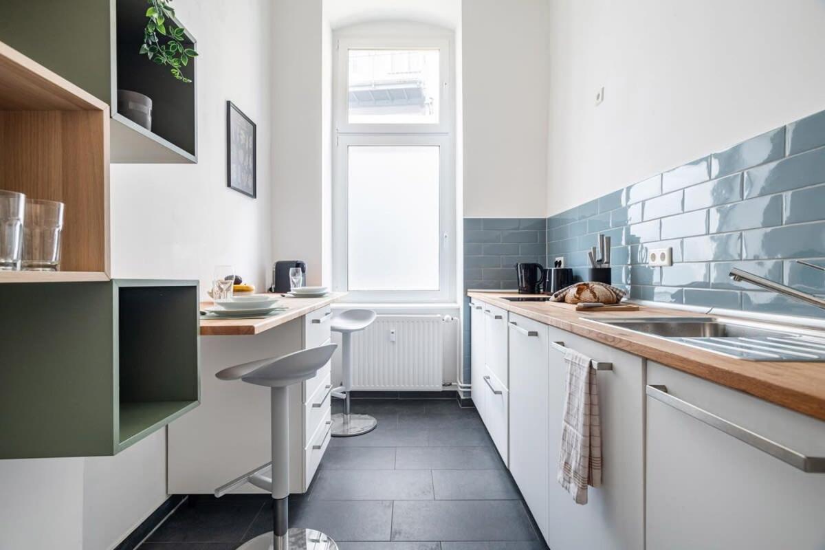 Homely Berlin - Spacious, Modern, S-Bahn Nearby , Groups & Families