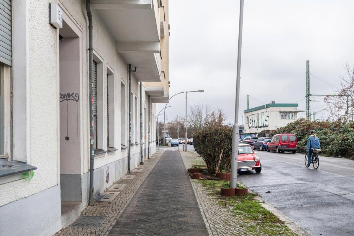 Homely Berlin - Spacious, Modern, S-Bahn Nearby , Groups & Families