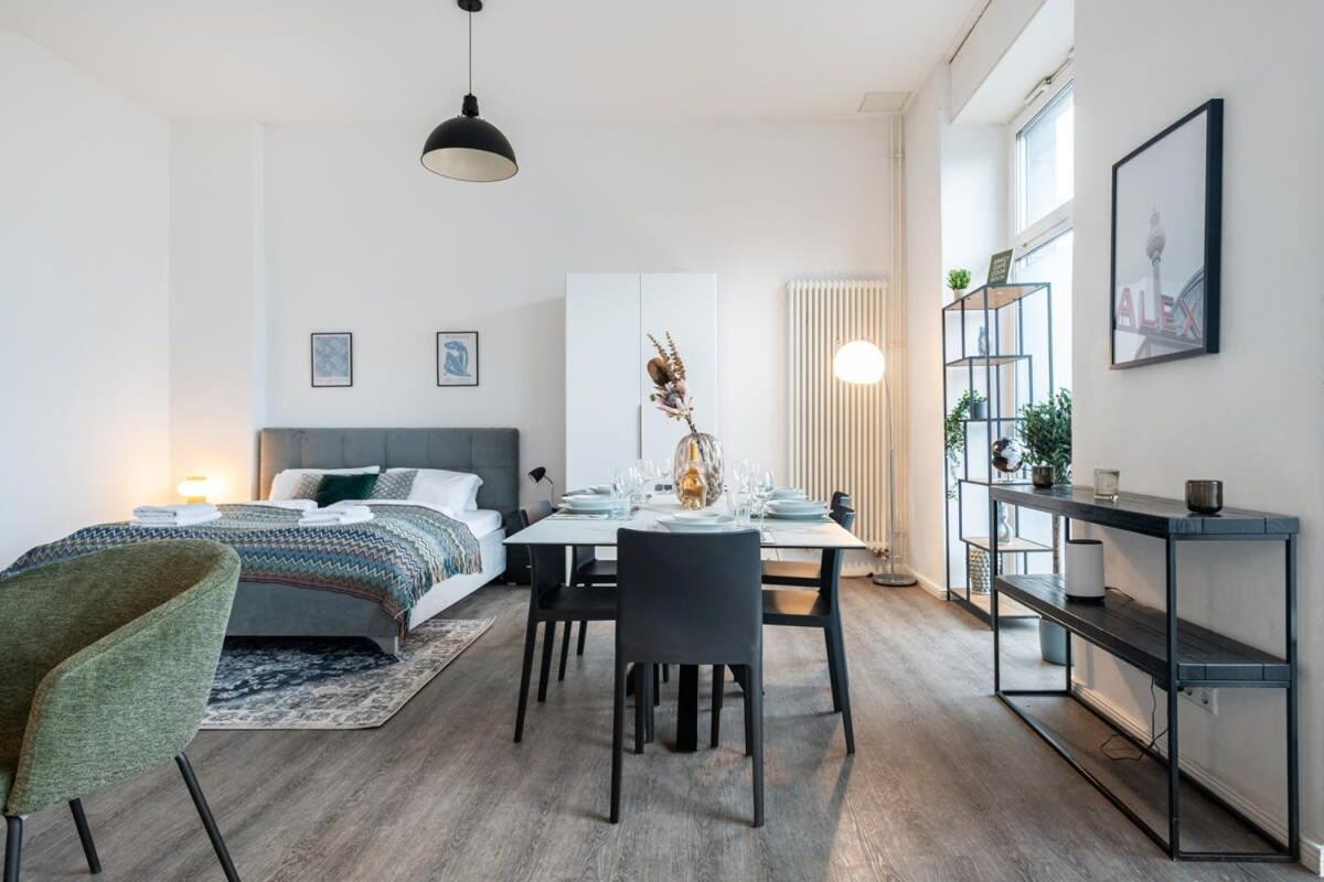 Homely Berlin - Spacious, Modern, S-Bahn Nearby , Groups & Families