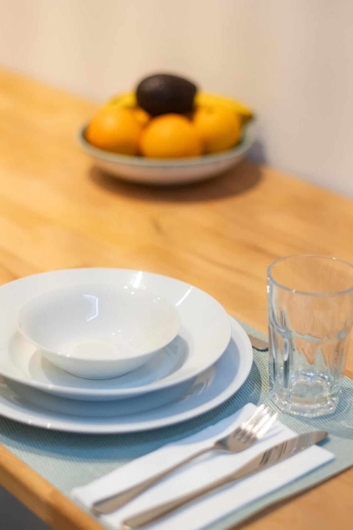 Homely Berlin - Spacious, Modern, S-Bahn Nearby , Groups & Families