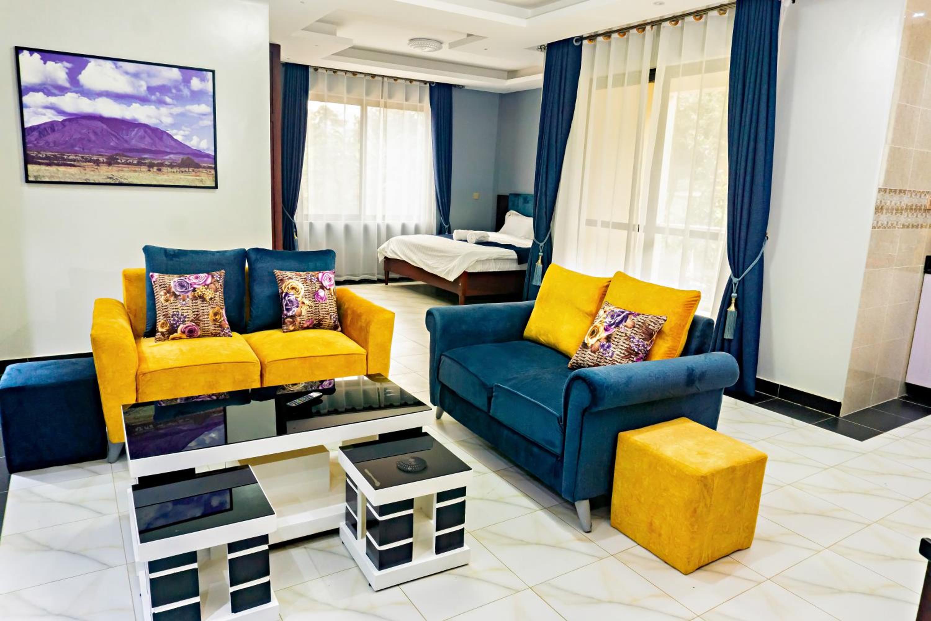 Crown Elegance Suites