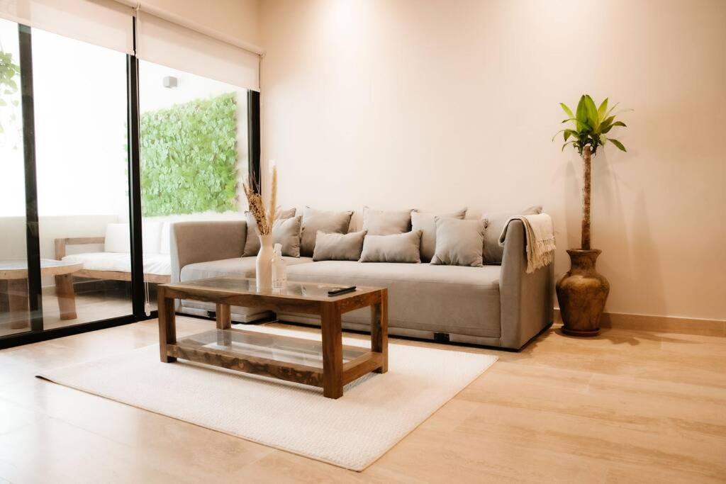 2 bedroom apt w/amazing rooftop & jungle views view 2