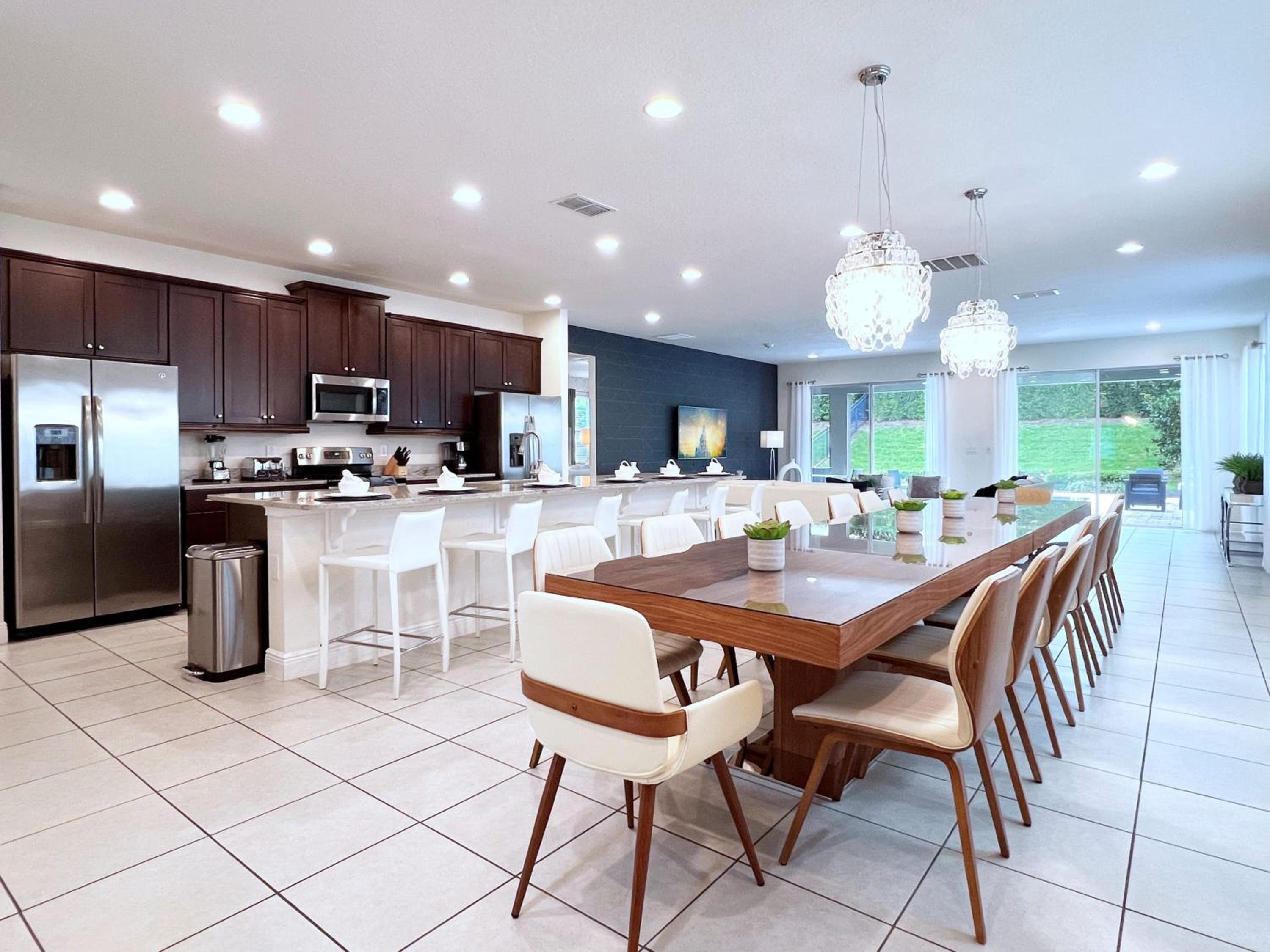 Gorgeous 9 Bed Pool Home with Game Room-7504MA