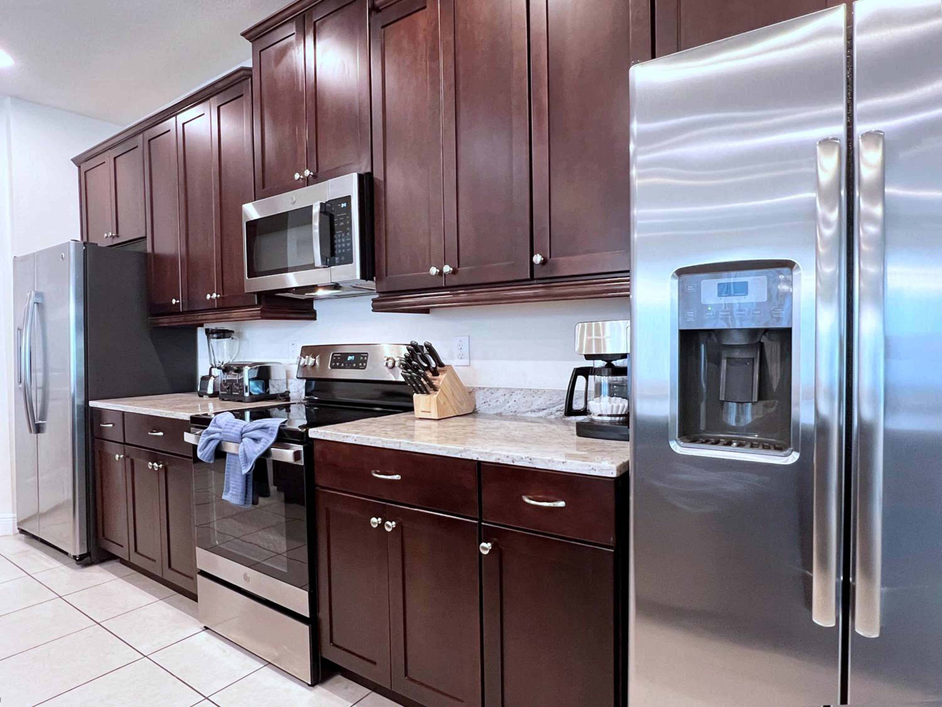 Gorgeous 9 Bed Pool Home with Game Room-7504MA