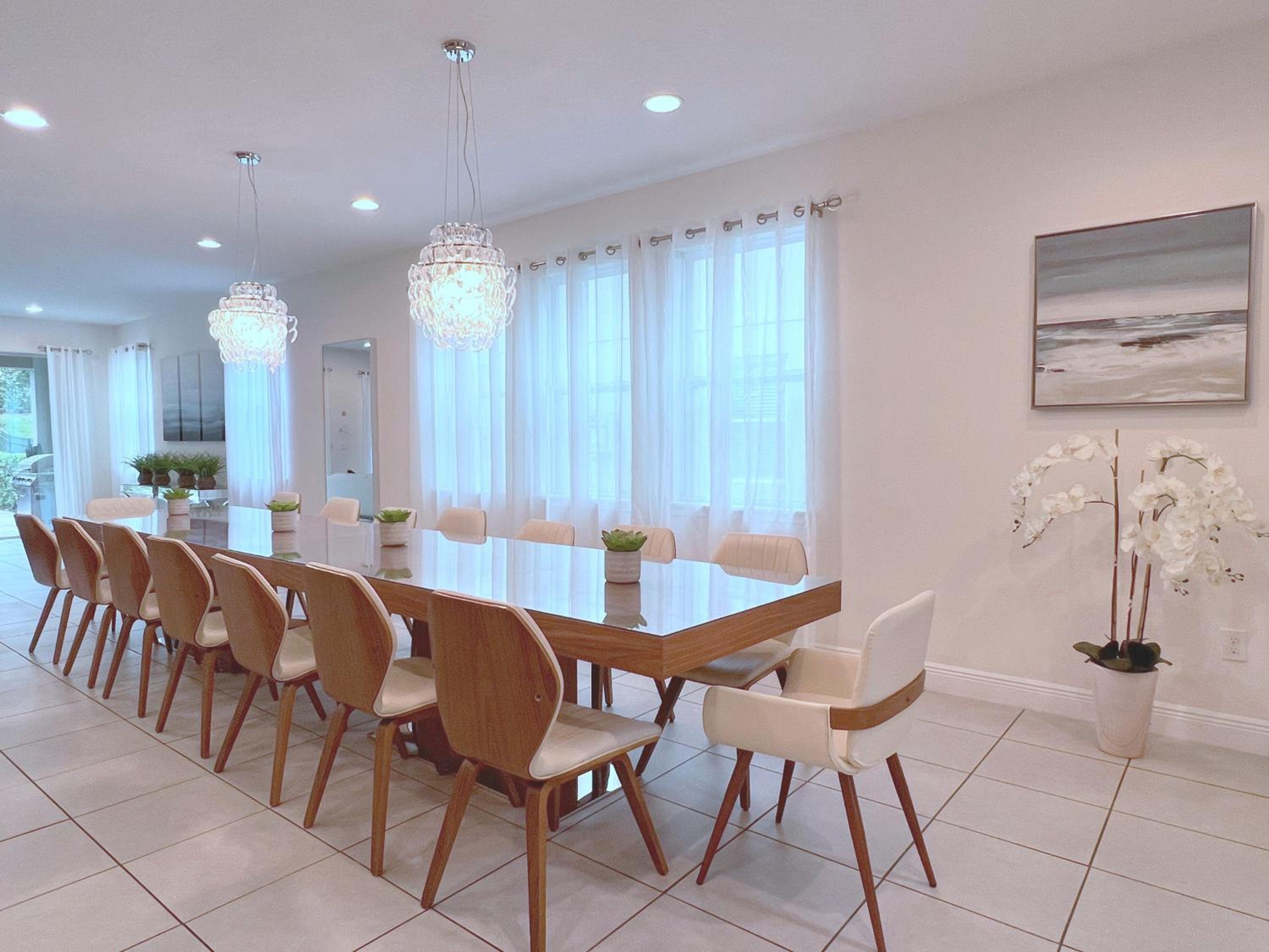 Gorgeous 9 Bed Pool Home with Game Room-7504MA