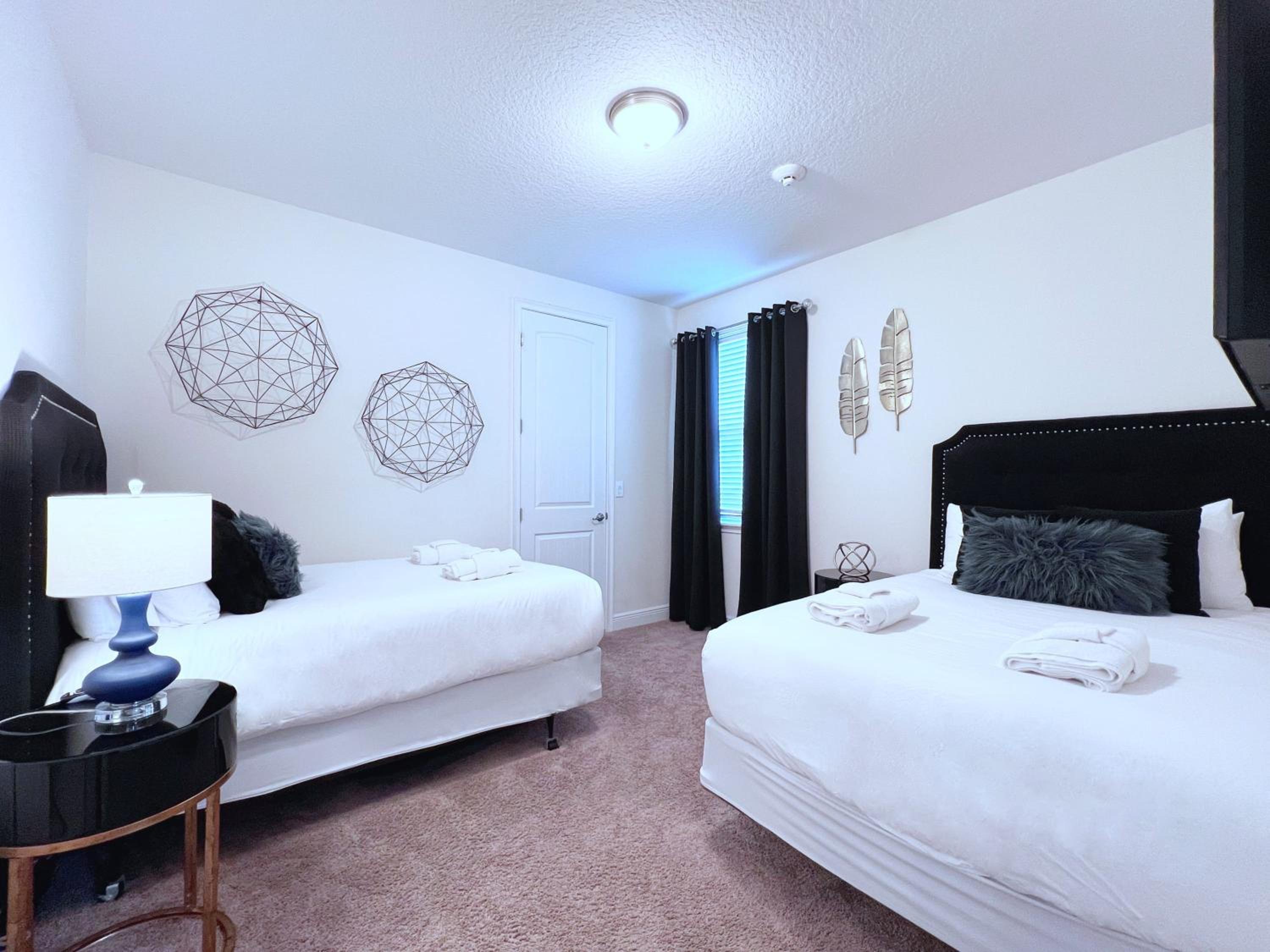 Gorgeous 9 Bed Pool Home with Game Room-7504MA