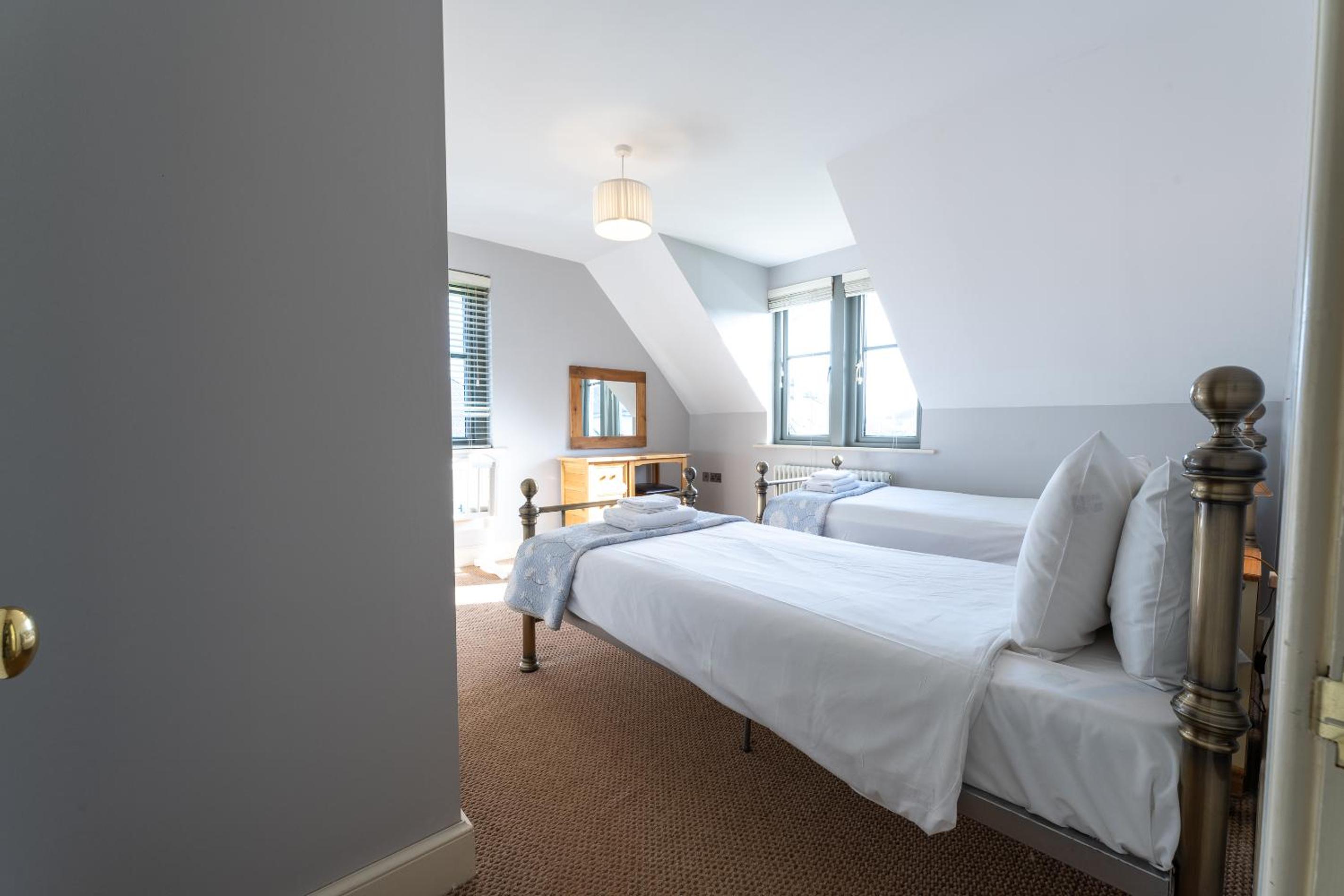 Escape Ordinary at Lough Erne GV - No.32 view 5