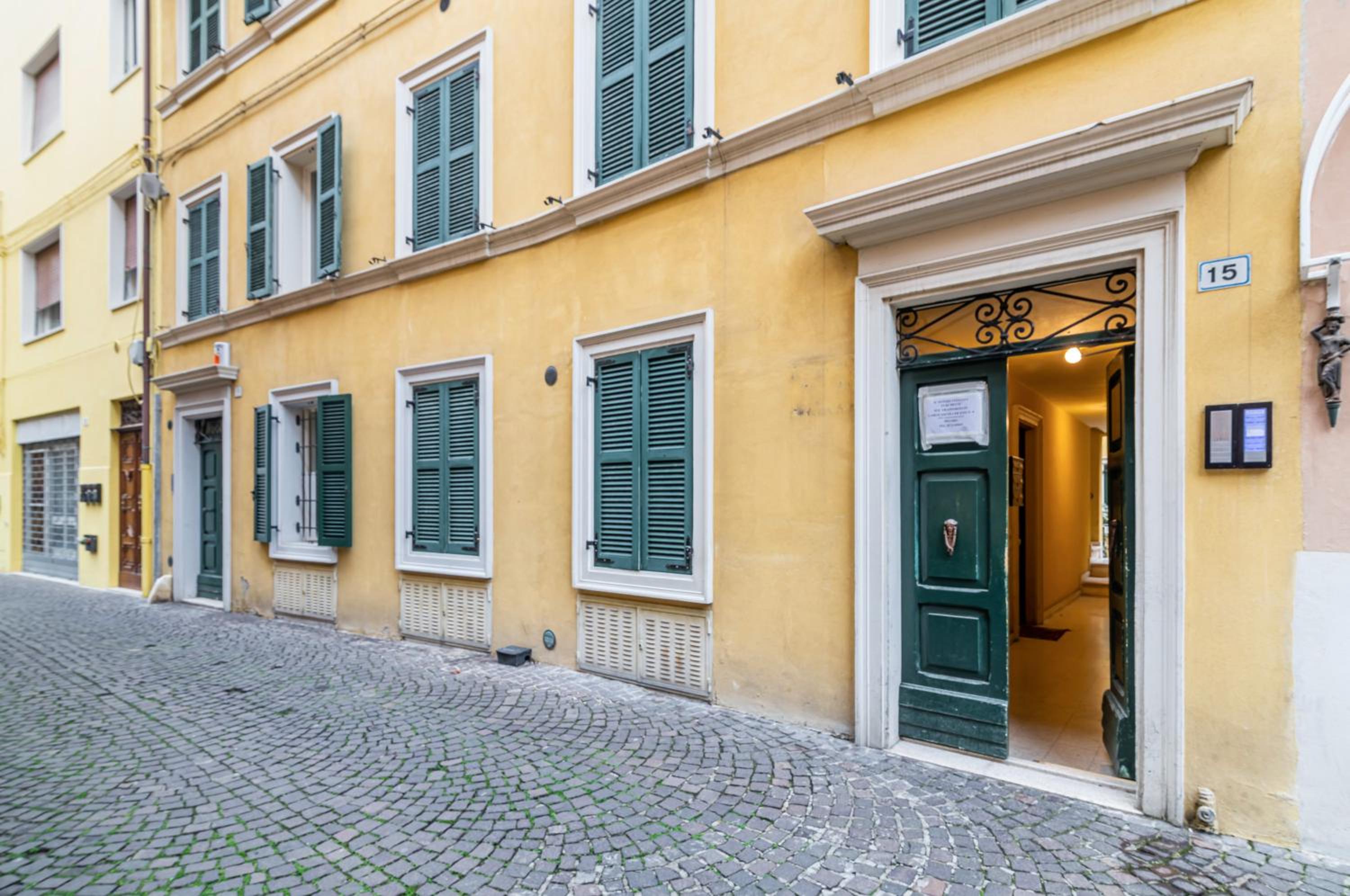 GuestHost - Modern Apartment 350mt from Piazza del Popolo! view 2