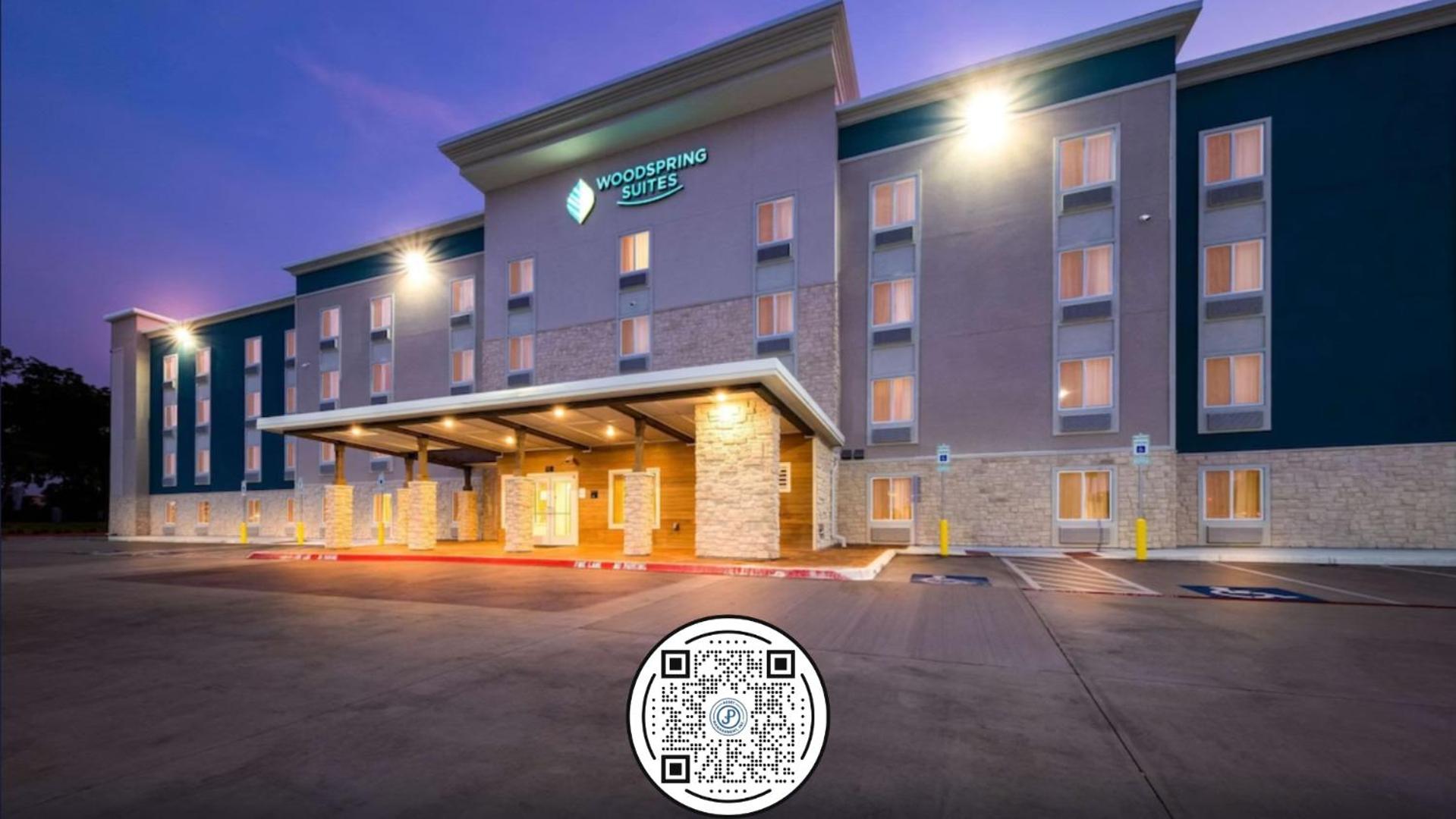 Dallas / Fort Worth Vacations - WoodSpring Suites Dallas Plano Central Legacy Drive - Property Image 1