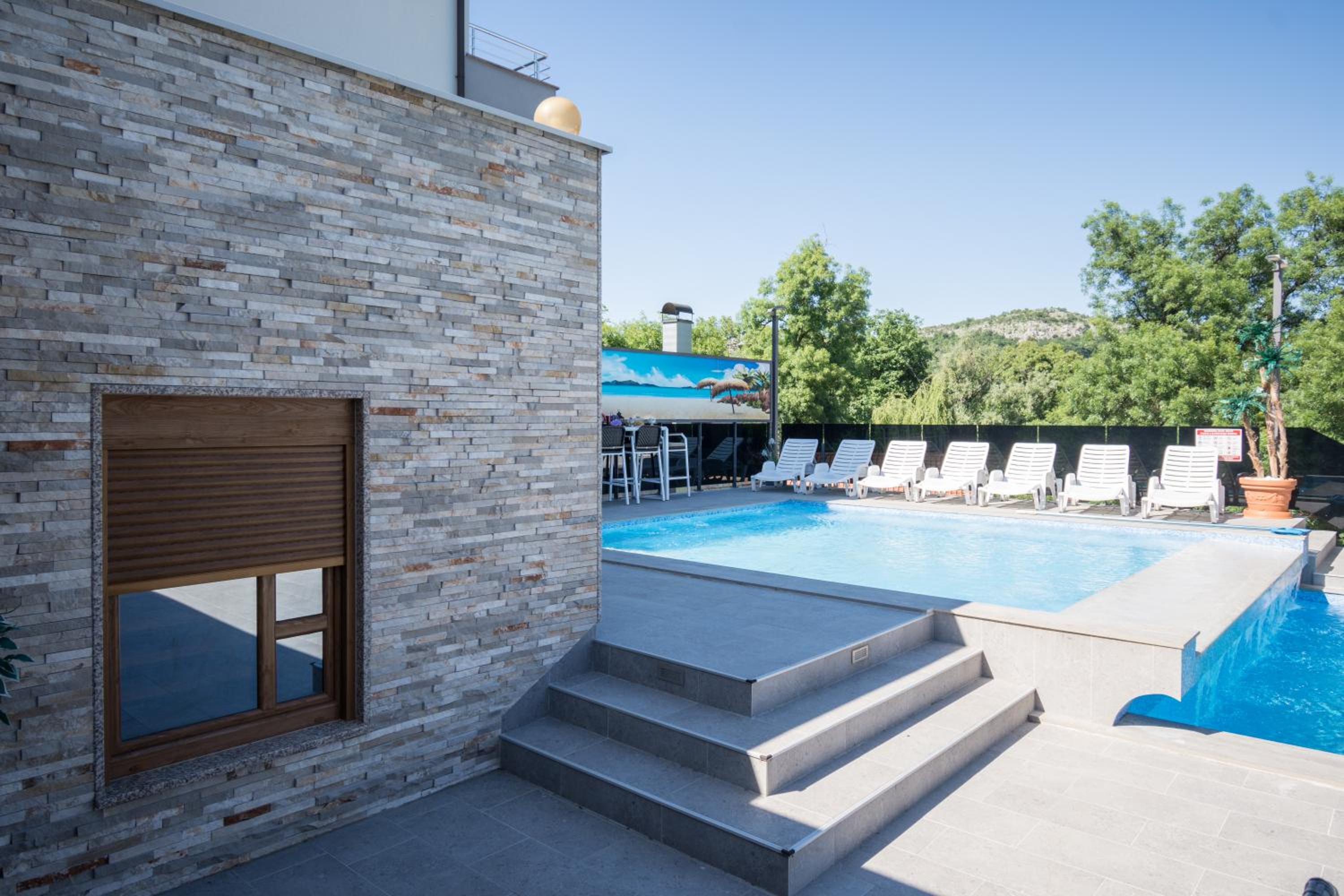 Luxury Apartment & Rooms