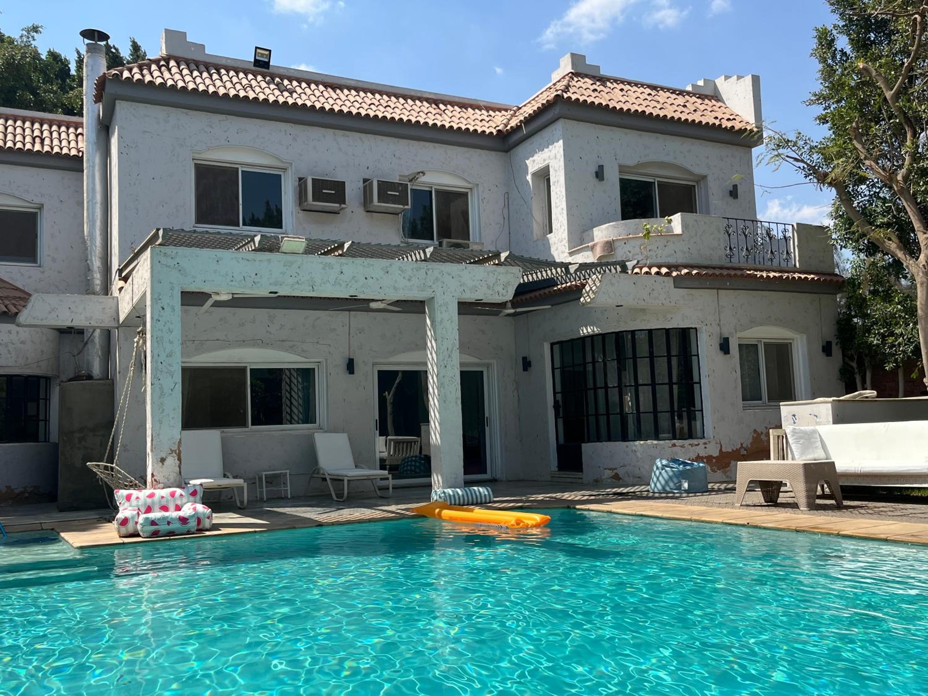 Villa by the Pyramids