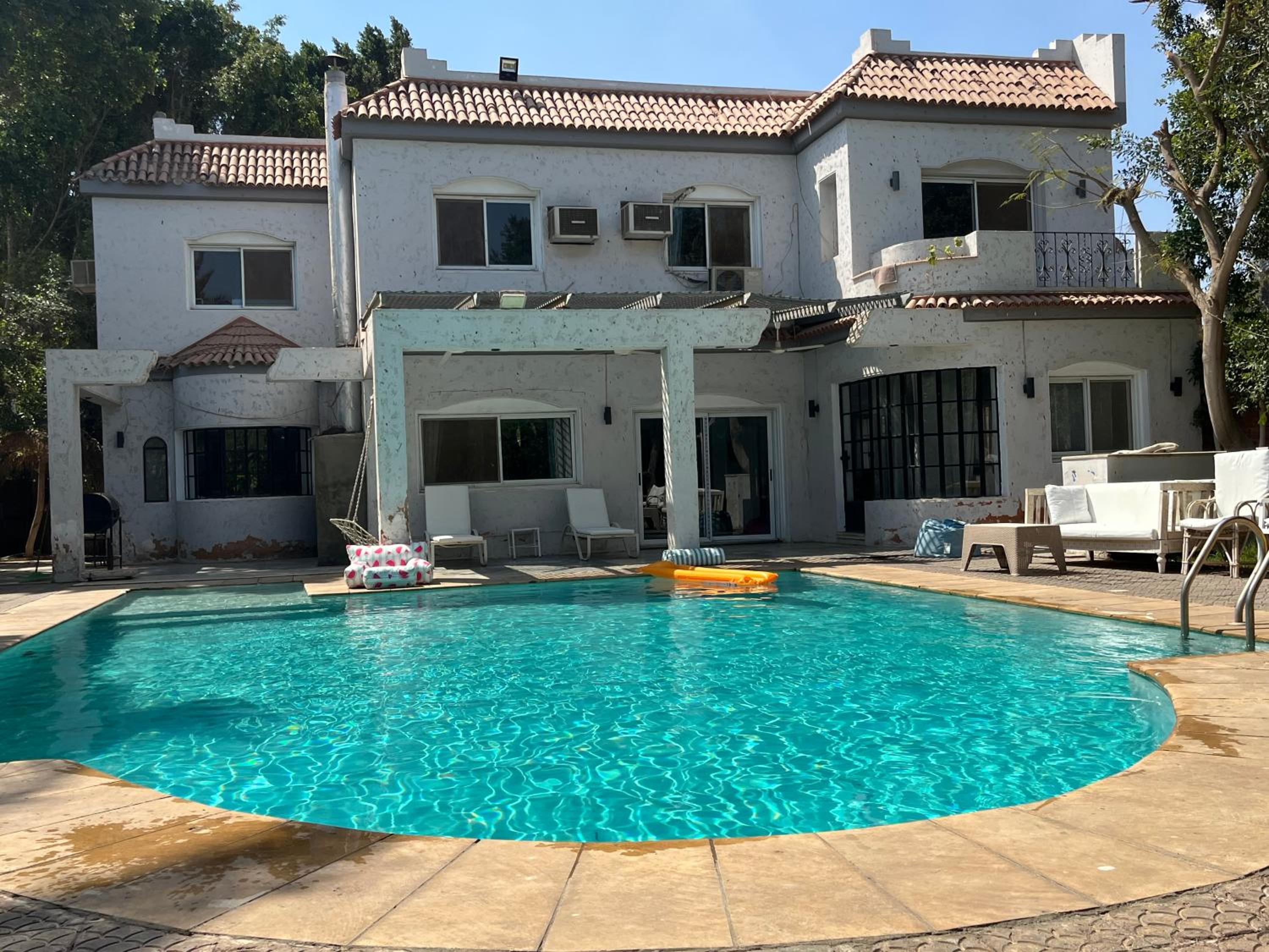 Villa by the Pyramids