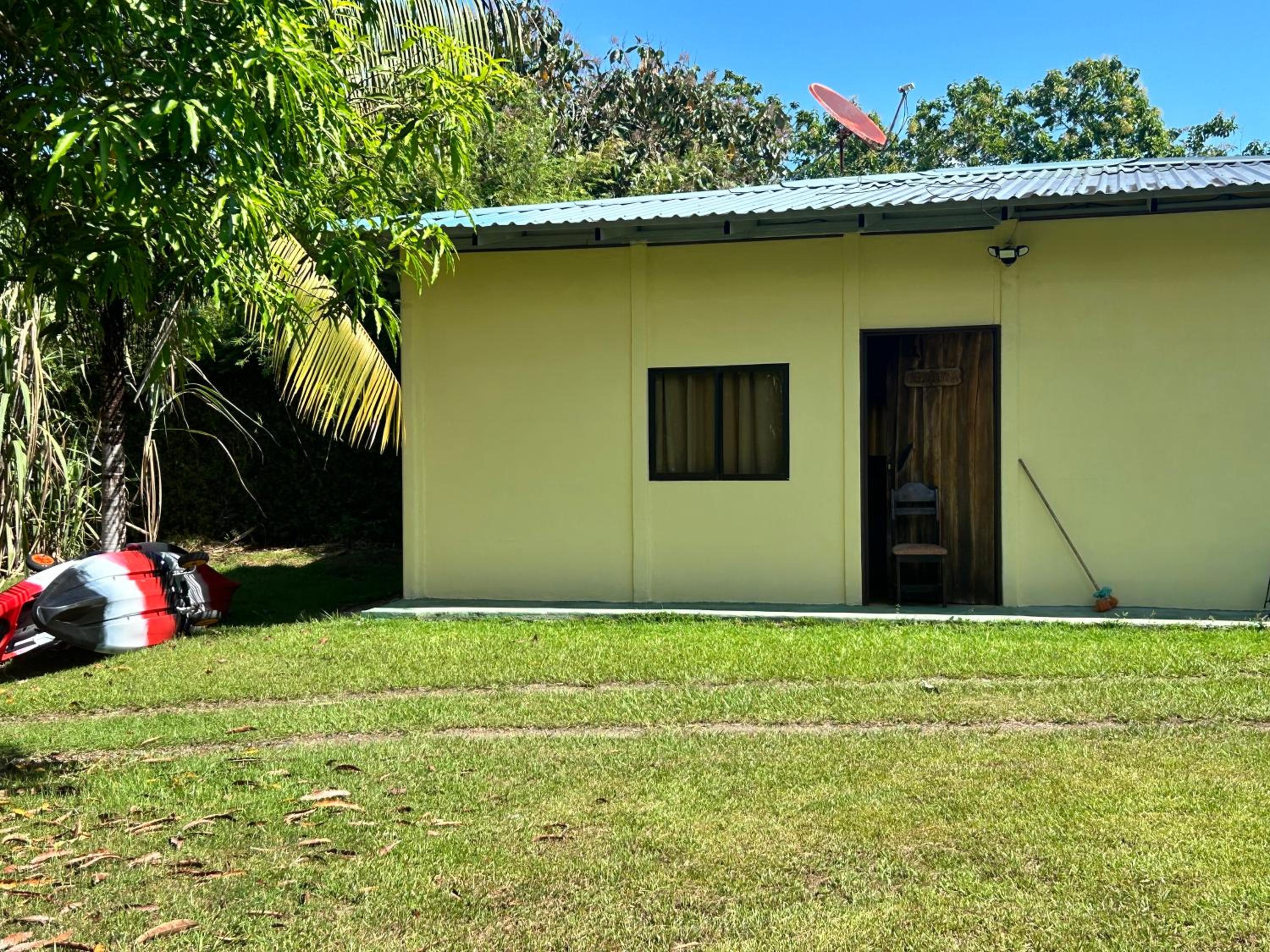 La Pina Cabina