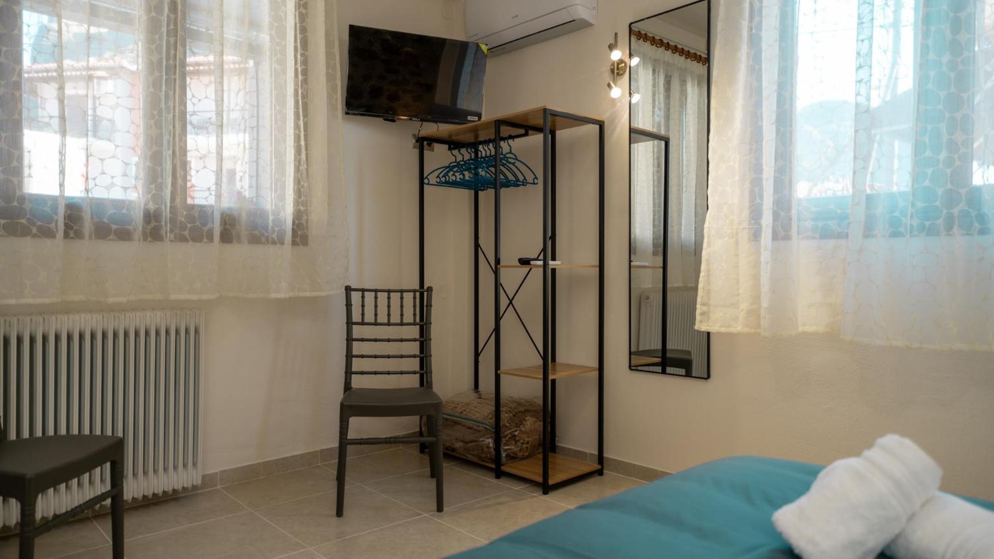 Akratos House