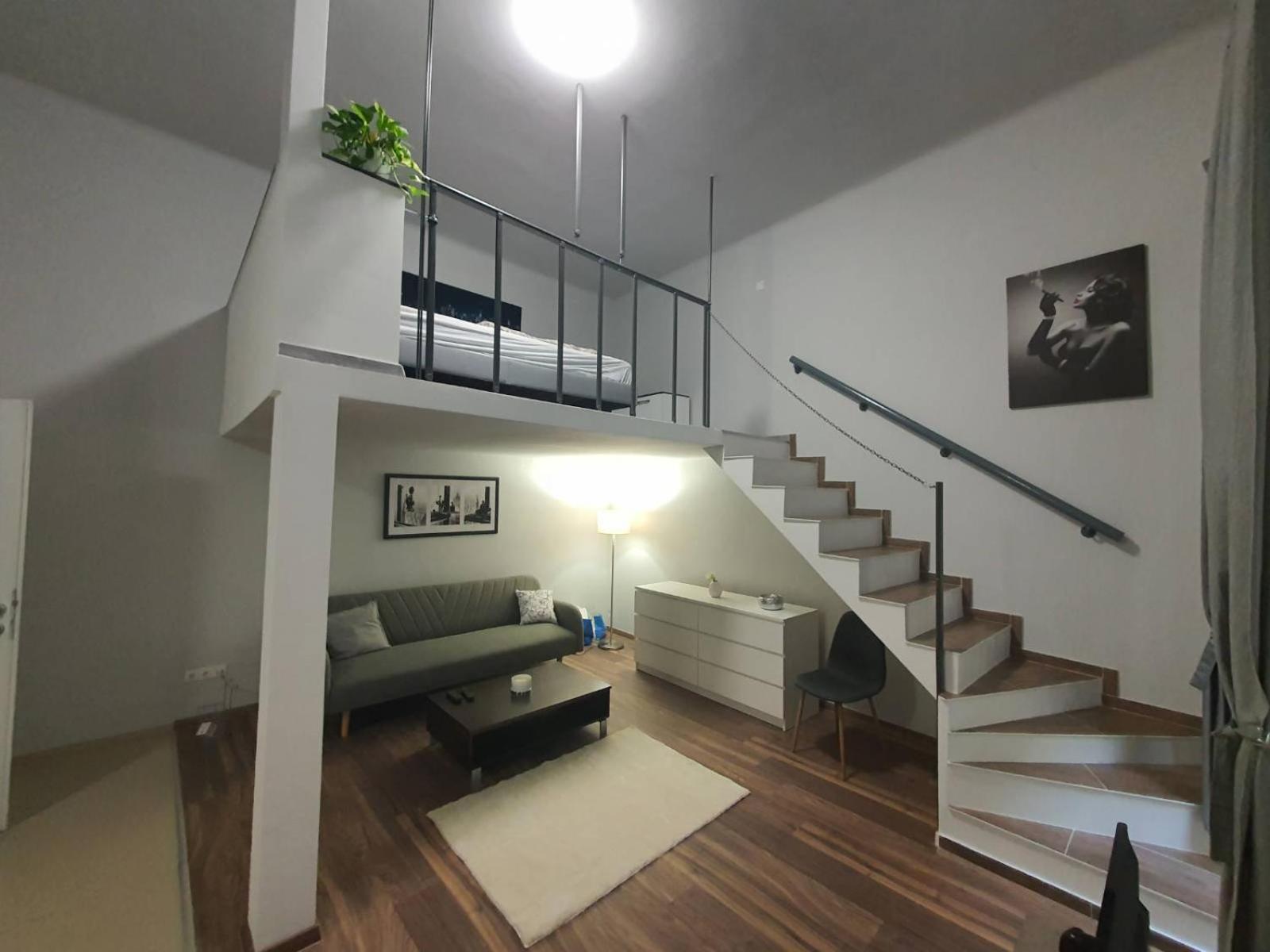 Belvárosi szálláshely -Downtown Apartment