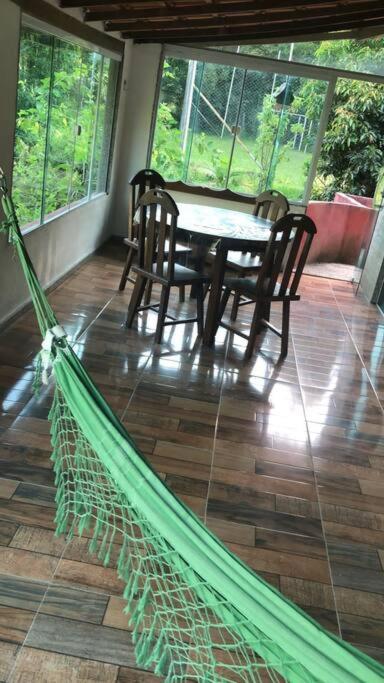 Contemplar a natureza, ouvir os pássaros, relaxar.