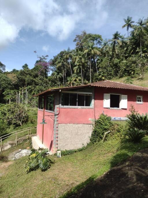 Contemplar a natureza, ouvir os pássaros, relaxar.
