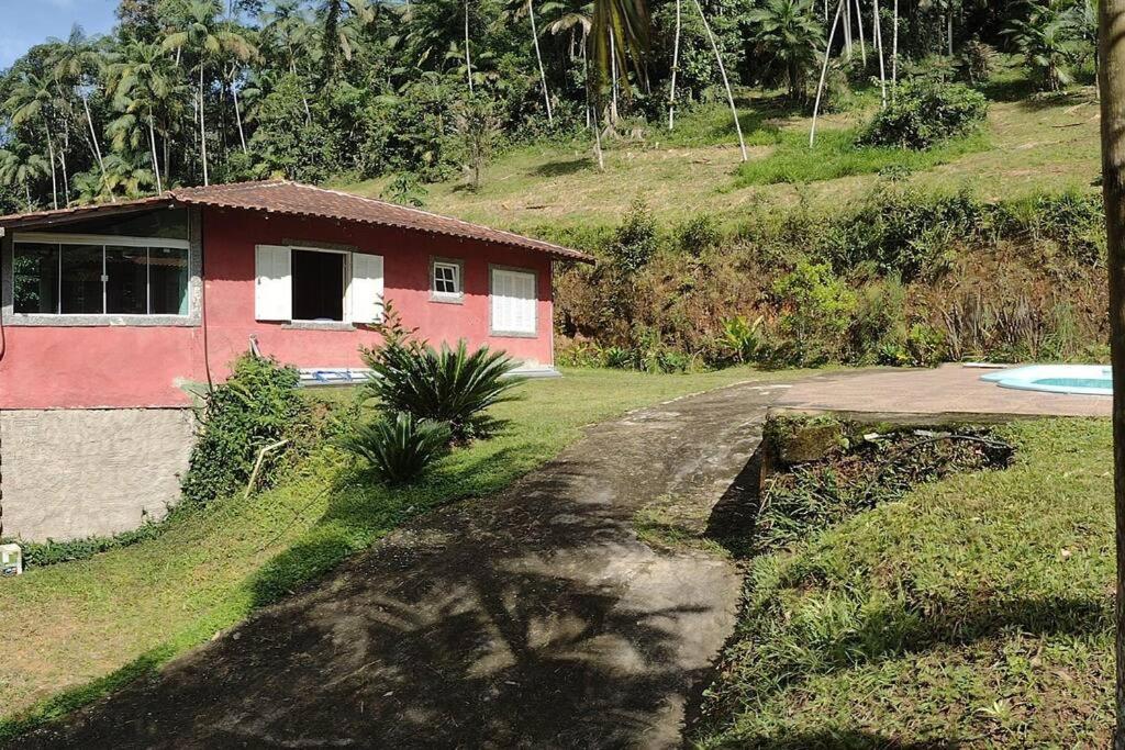 Contemplar a natureza, ouvir os pássaros, relaxar.