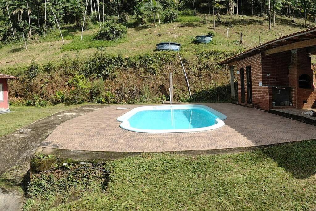 Contemplar a natureza, ouvir os pássaros, relaxar.